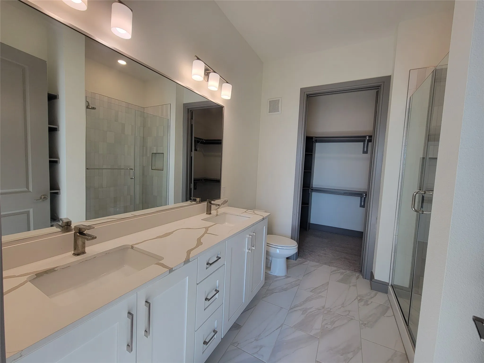 Condominium For Rent in Denton County , 2700 Old Denton Road 3363, Carrollton, Texas 75007, 2 Bedroom, 2 Bathroom, 2 Garage spaces, 1,025 Sqft, built in 2022, mls#21347910, Real Estate Agent in Carrollton, Homes For Rent in Denton county, Homes For Rent in Carrollton, Realtor in Carrollton Texas, Real Estate Brokerage Independent Realty Texas, Luminita Cordes Realtor