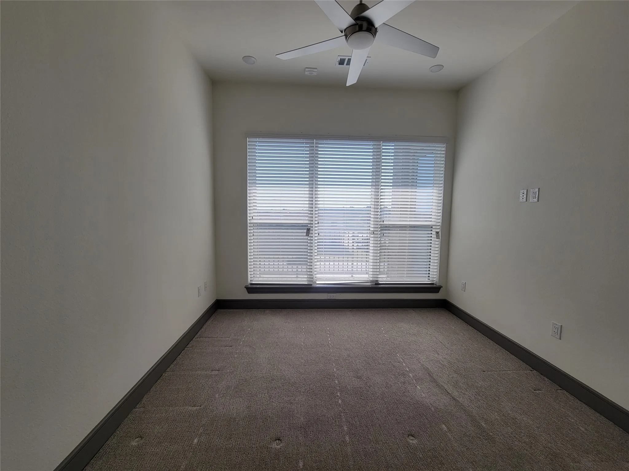 Condominium For Rent in Denton County , 2700 Old Denton Road 3363, Carrollton, Texas 75007, 2 Bedroom, 2 Bathroom, 2 Garage spaces, 1,025 Sqft, built in 2022, mls#21347910, Real Estate Agent in Carrollton, Homes For Rent in Denton county, Homes For Rent in Carrollton, Realtor in Carrollton Texas, Real Estate Brokerage Independent Realty Texas, Luminita Cordes Realtor