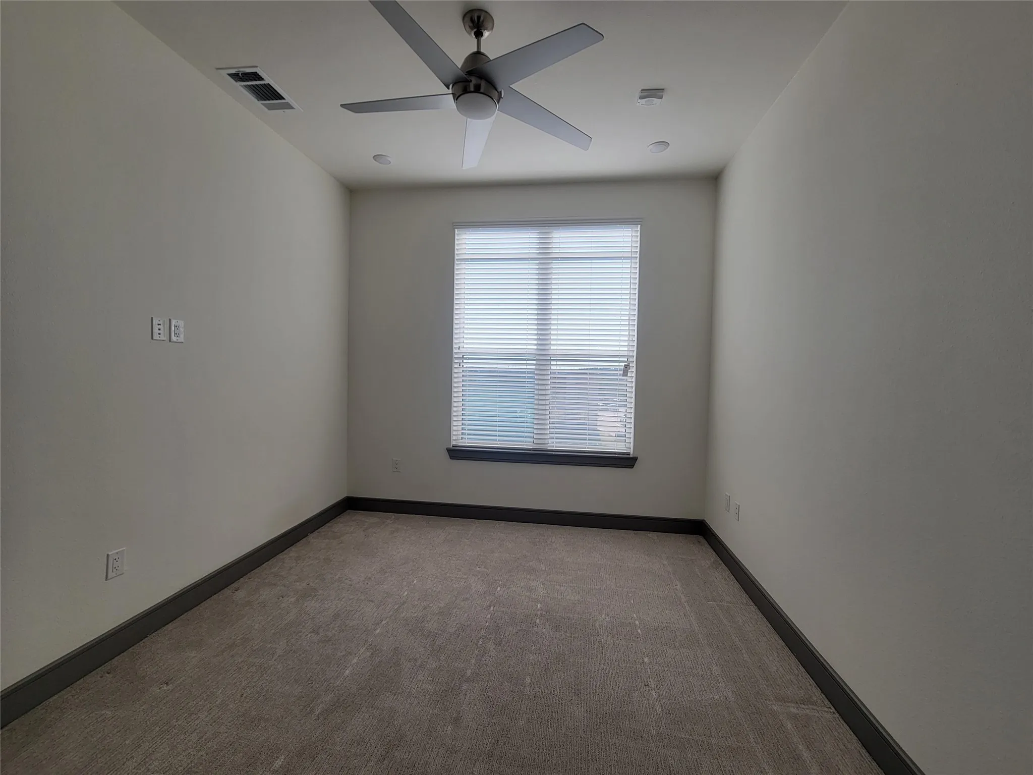 Condominium For Rent in Denton County , 2700 Old Denton Road 3363, Carrollton, Texas 75007, 2 Bedroom, 2 Bathroom, 2 Garage spaces, 1,025 Sqft, built in 2022, mls#21347910, Real Estate Agent in Carrollton, Homes For Rent in Denton county, Homes For Rent in Carrollton, Realtor in Carrollton Texas, Real Estate Brokerage Independent Realty Texas, Luminita Cordes Realtor