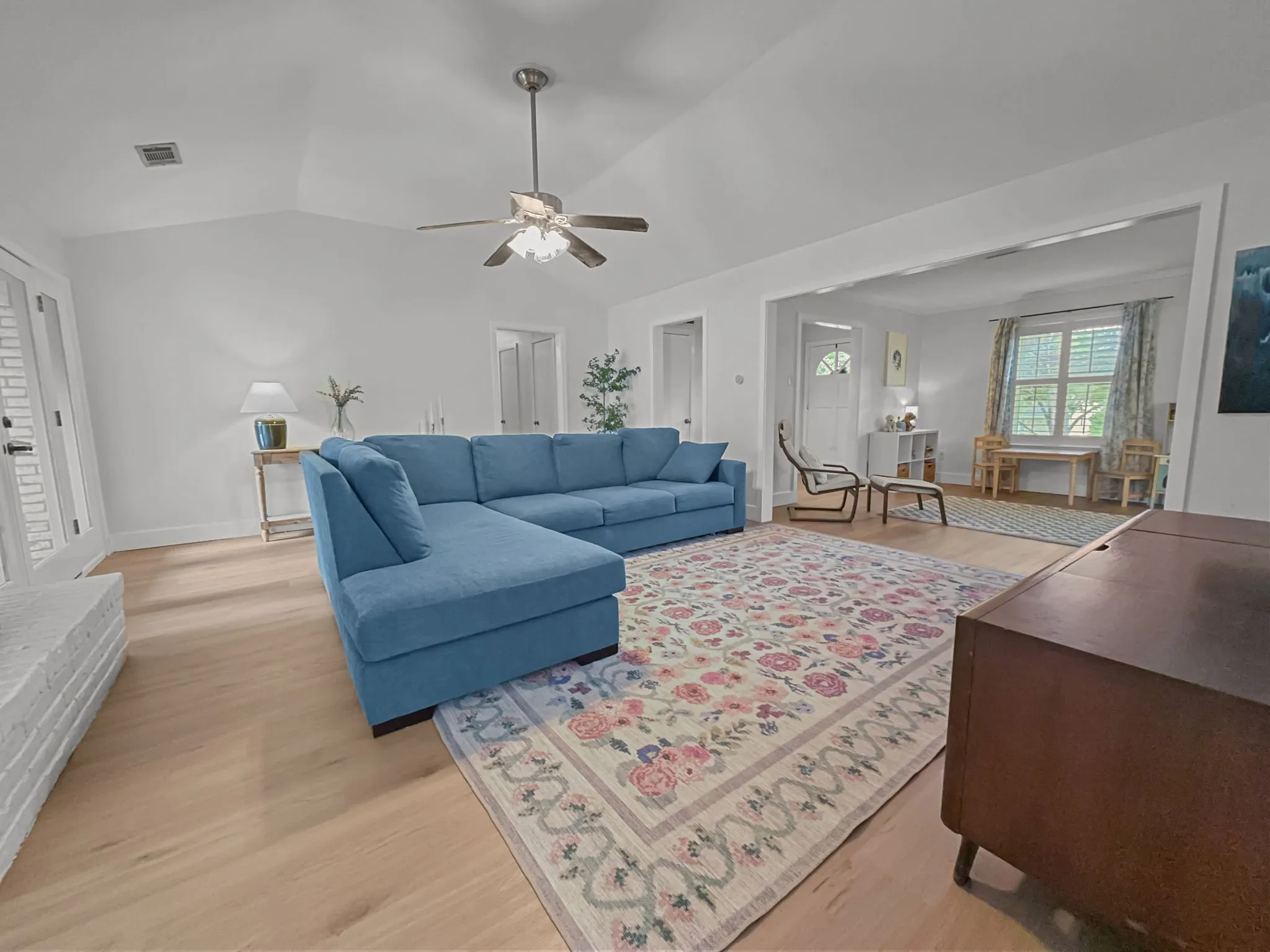 Single Family Residence For Sale in Collin County , 312 Meadowlark Drive, Richardson, Texas 75080, 4 Bedroom, 3 Bathroom, 2 Garage spaces, 2,070 Sqft, built in 1970, mls#21352169, Real Estate Agent in Richardson, Homes For Sale in Collin county, Homes For Sale in Richardson, Realtor in Richardson Texas, Real Estate Brokerage Independent Realty Texas, Luminita Cordes Realtor