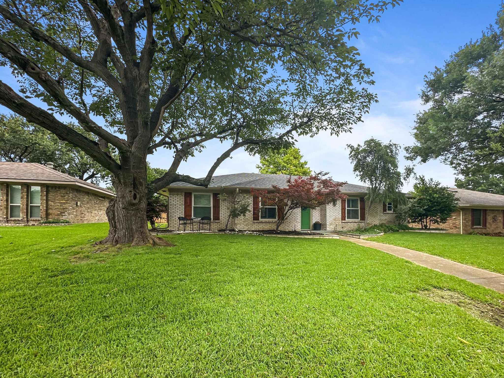 Single Family Residence For Sale in Collin County , 312 Meadowlark Drive, Richardson, Texas 75080, 4 Bedroom, 3 Bathroom, 2 Garage spaces, 2,070 Sqft, built in 1970, mls#21352169, Real Estate Agent in Richardson, Homes For Sale in Collin county, Homes For Sale in Richardson, Realtor in Richardson Texas, Real Estate Brokerage Independent Realty Texas, Luminita Cordes Realtor
