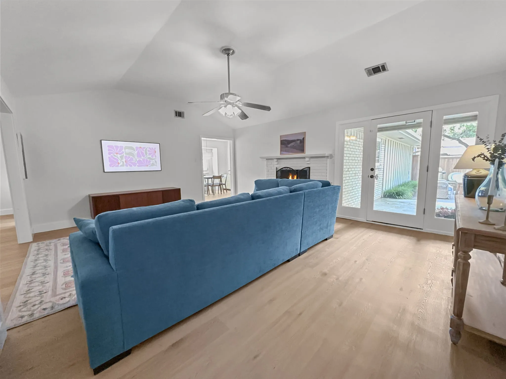 Single Family Residence For Sale in Collin County , 312 Meadowlark Drive, Richardson, Texas 75080, 4 Bedroom, 3 Bathroom, 2 Garage spaces, 2,070 Sqft, built in 1970, mls#21352169, Real Estate Agent in Richardson, Homes For Sale in Collin county, Homes For Sale in Richardson, Realtor in Richardson Texas, Real Estate Brokerage Independent Realty Texas, Luminita Cordes Realtor
