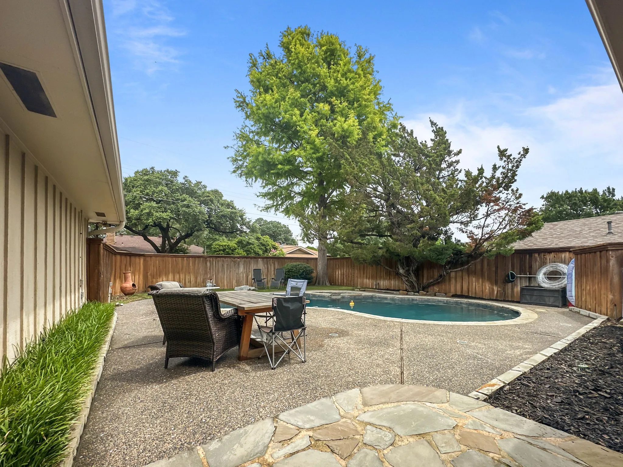 Single Family Residence For Sale in Collin County , 312 Meadowlark Drive, Richardson, Texas 75080, 4 Bedroom, 3 Bathroom, 2 Garage spaces, 2,070 Sqft, built in 1970, mls#21352169, Real Estate Agent in Richardson, Homes For Sale in Collin county, Homes For Sale in Richardson, Realtor in Richardson Texas, Real Estate Brokerage Independent Realty Texas, Luminita Cordes Realtor