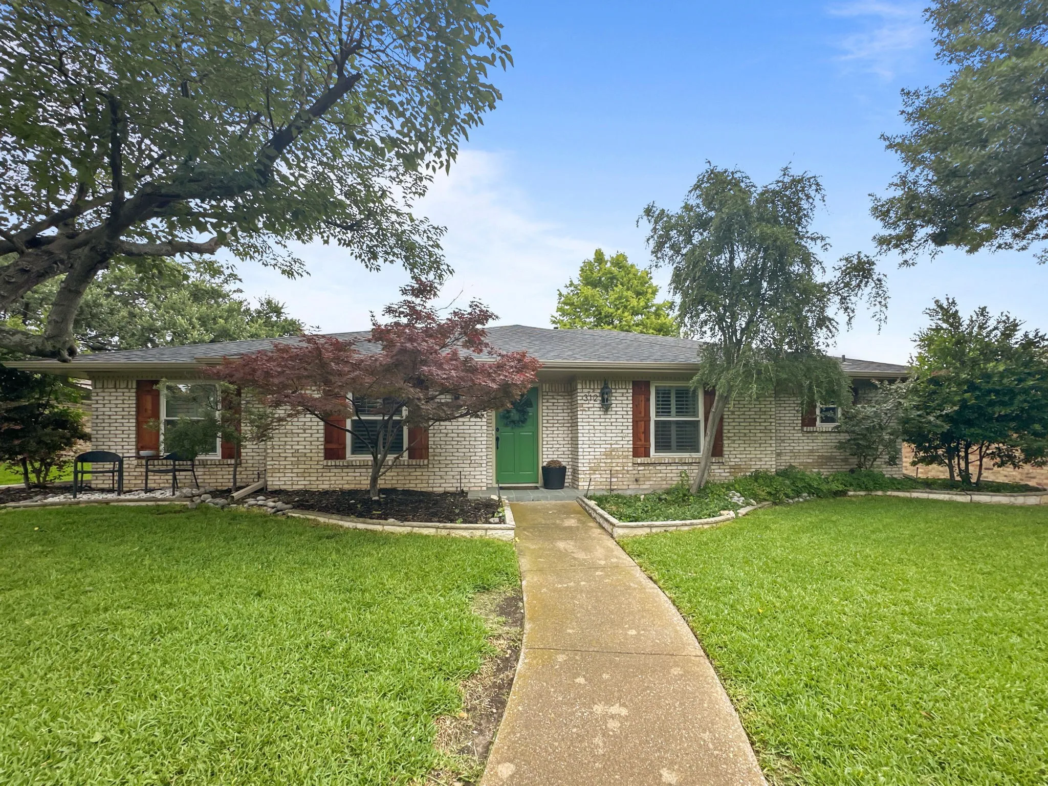 Single Family Residence For Sale in Collin County , 312 Meadowlark Drive, Richardson, Texas 75080, 4 Bedroom, 3 Bathroom, 2 Garage spaces, 2,070 Sqft, built in 1970, mls#21352169, Real Estate Agent in Richardson, Homes For Sale in Collin county, Homes For Sale in Richardson, Realtor in Richardson Texas, Real Estate Brokerage Independent Realty Texas, Luminita Cordes Realtor