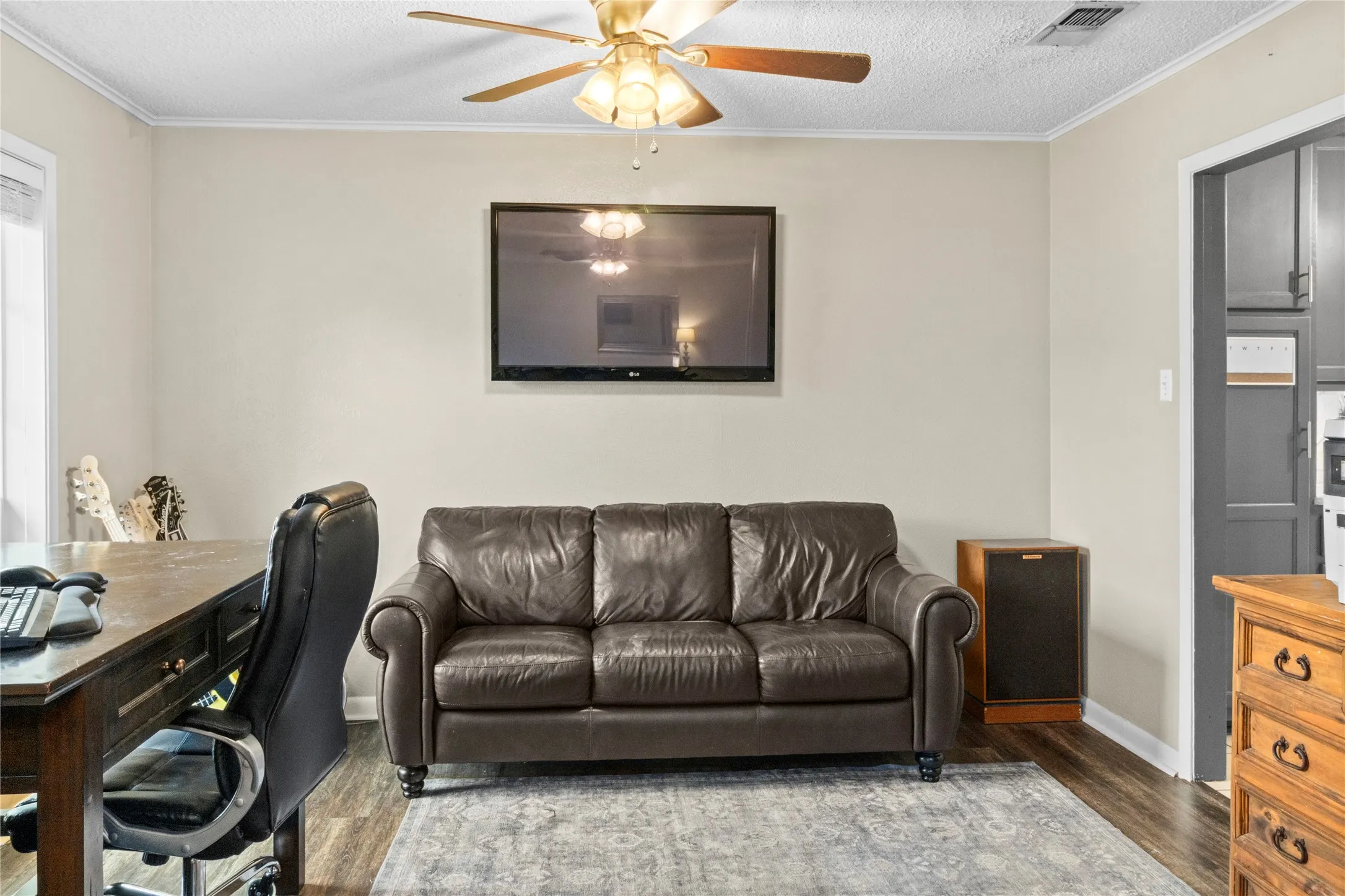 Single Family Residence For Sale in Freestone County , 4 Circle Drive, Teague, Texas 75860, 3 Bedroom, 2 Bathroom, Garage spaces, 2,605 Sqft, built in 1975, mls#21352173, Real Estate Agent in Teague, Homes For Sale in Freestone county, Homes For Sale in Teague, Realtor in Teague Texas, Real Estate Brokerage Independent Realty Texas, Luminita Cordes Realtor