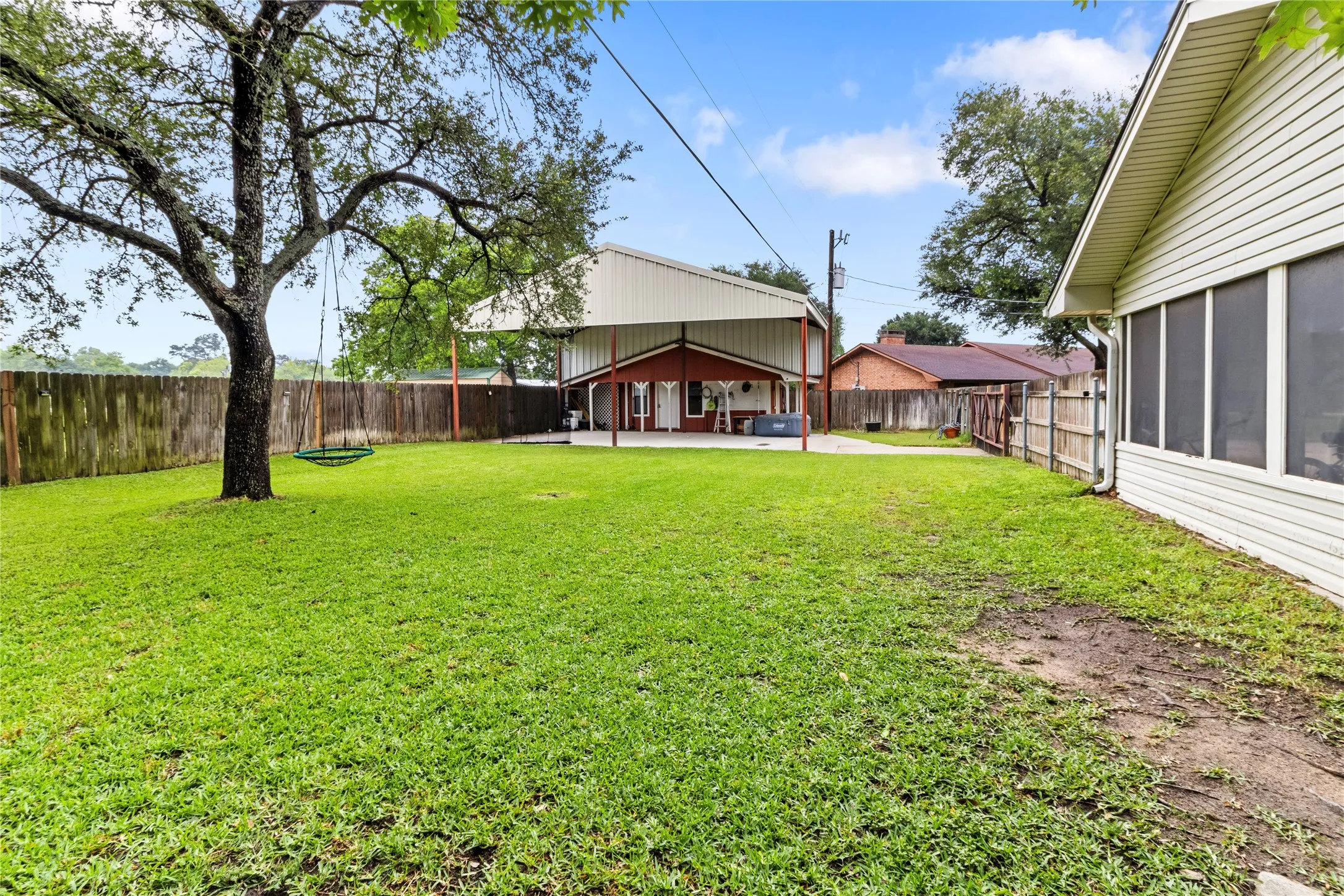 Single Family Residence For Sale in Freestone County , 4 Circle Drive, Teague, Texas 75860, 3 Bedroom, 2 Bathroom, Garage spaces, 2,605 Sqft, built in 1975, mls#21352173, Real Estate Agent in Teague, Homes For Sale in Freestone county, Homes For Sale in Teague, Realtor in Teague Texas, Real Estate Brokerage Independent Realty Texas, Luminita Cordes Realtor