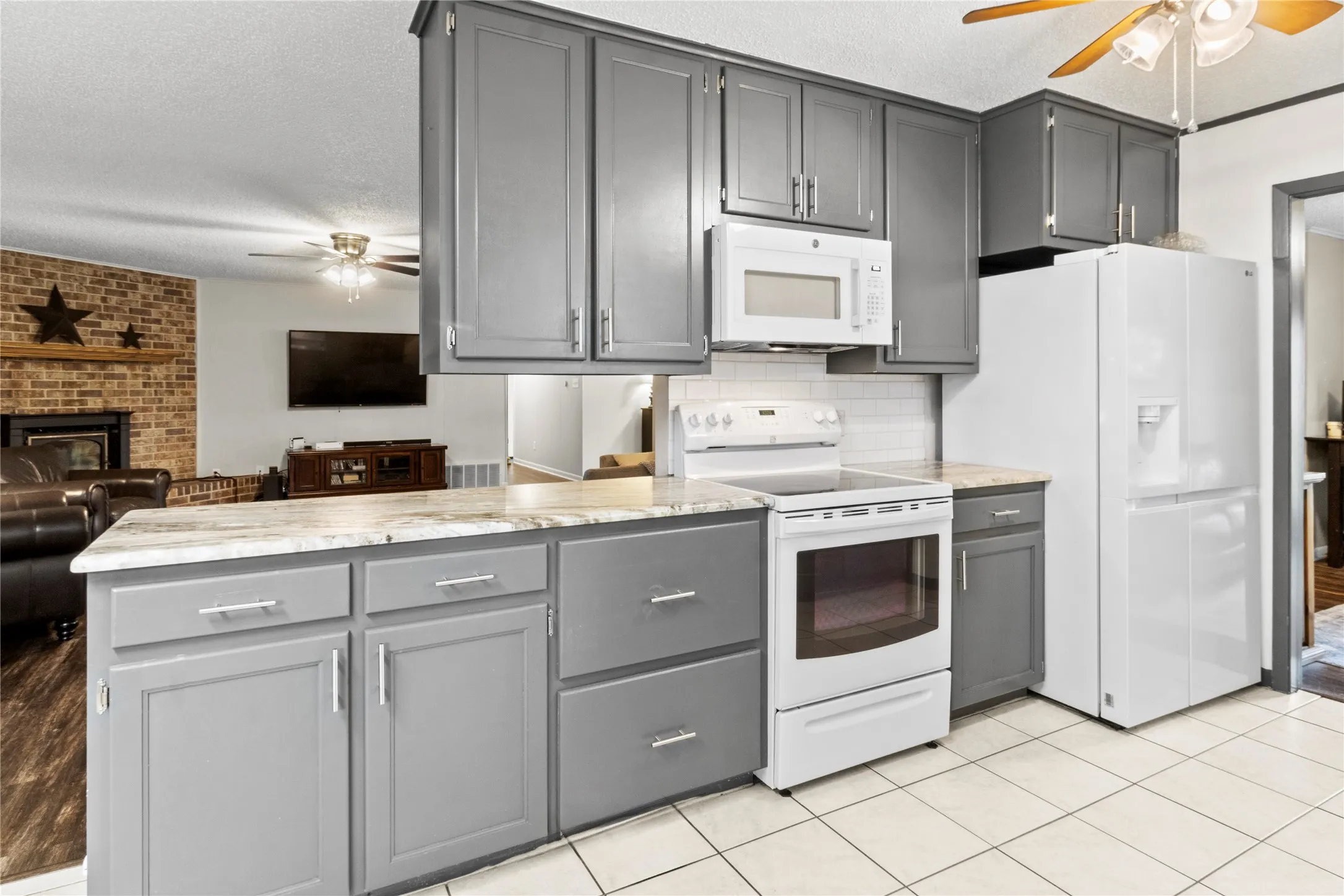 Single Family Residence For Sale in Freestone County , 4 Circle Drive, Teague, Texas 75860, 3 Bedroom, 2 Bathroom, Garage spaces, 2,605 Sqft, built in 1975, mls#21352173, Real Estate Agent in Teague, Homes For Sale in Freestone county, Homes For Sale in Teague, Realtor in Teague Texas, Real Estate Brokerage Independent Realty Texas, Luminita Cordes Realtor