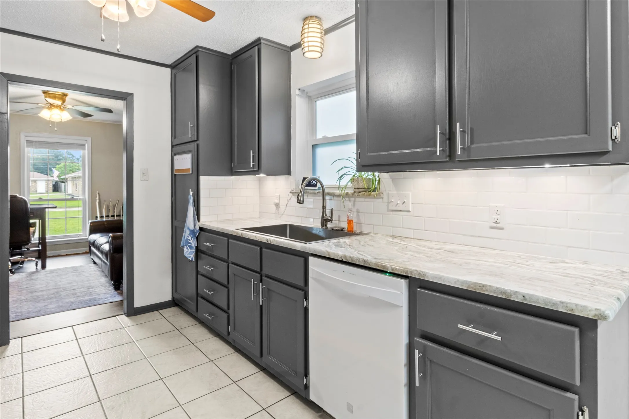 Single Family Residence For Sale in Freestone County , 4 Circle Drive, Teague, Texas 75860, 3 Bedroom, 2 Bathroom, Garage spaces, 2,605 Sqft, built in 1975, mls#21352173, Real Estate Agent in Teague, Homes For Sale in Freestone county, Homes For Sale in Teague, Realtor in Teague Texas, Real Estate Brokerage Independent Realty Texas, Luminita Cordes Realtor