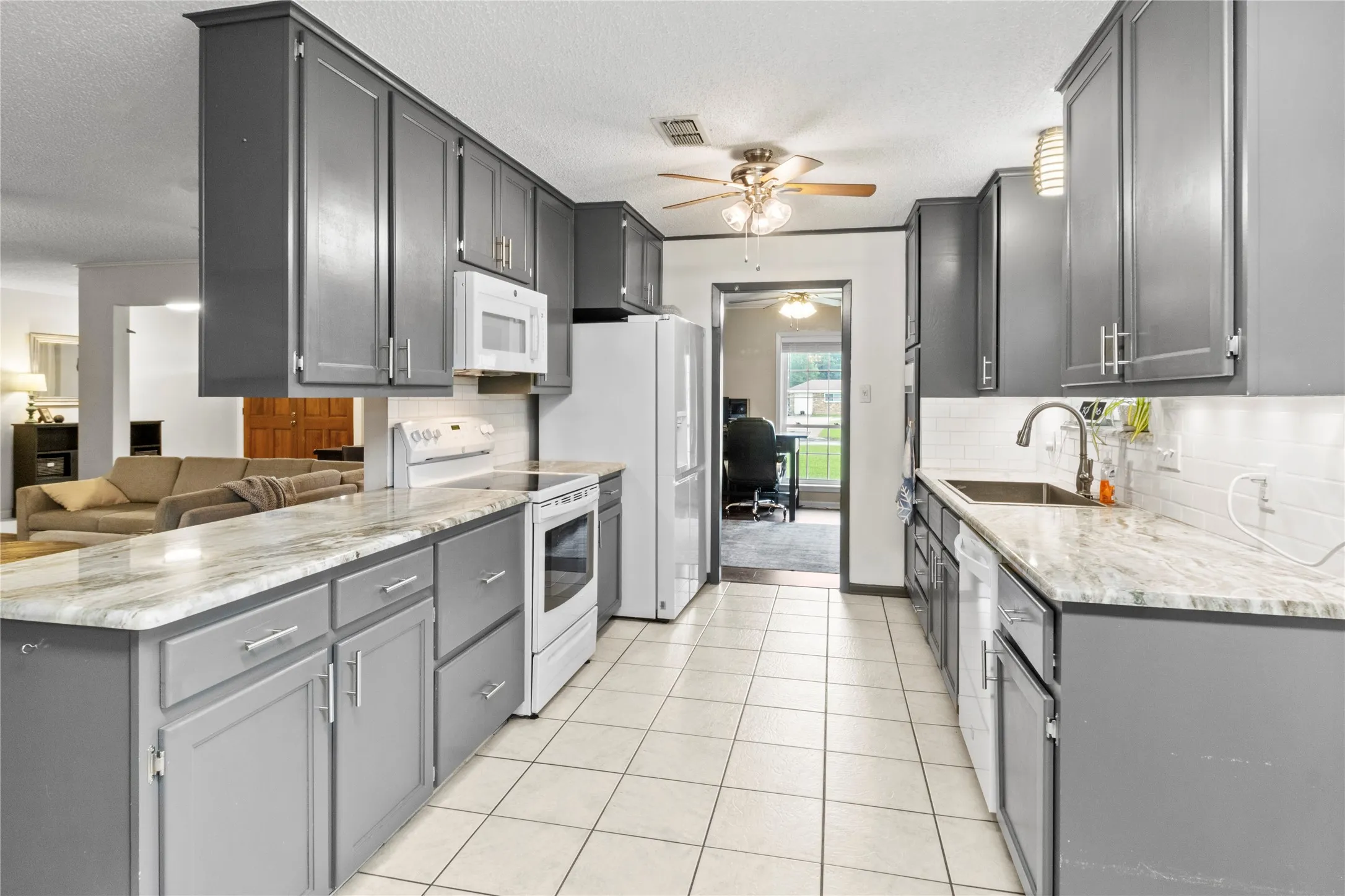 Single Family Residence For Sale in Freestone County , 4 Circle Drive, Teague, Texas 75860, 3 Bedroom, 2 Bathroom, Garage spaces, 2,605 Sqft, built in 1975, mls#21352173, Real Estate Agent in Teague, Homes For Sale in Freestone county, Homes For Sale in Teague, Realtor in Teague Texas, Real Estate Brokerage Independent Realty Texas, Luminita Cordes Realtor
