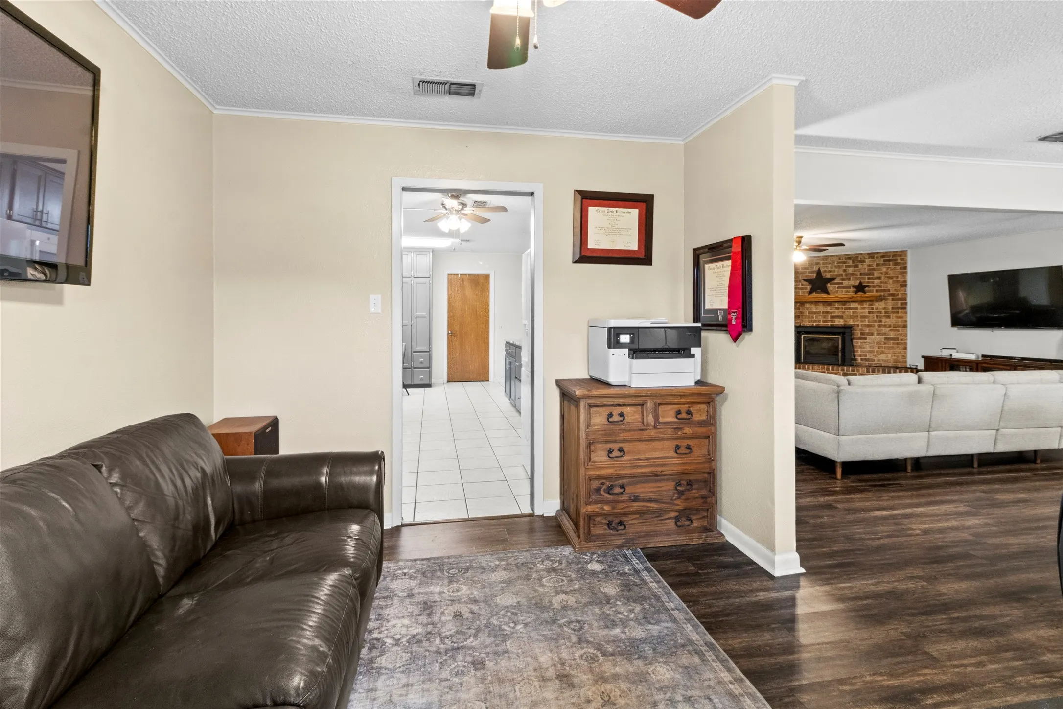 Single Family Residence For Sale in Freestone County , 4 Circle Drive, Teague, Texas 75860, 3 Bedroom, 2 Bathroom, Garage spaces, 2,605 Sqft, built in 1975, mls#21352173, Real Estate Agent in Teague, Homes For Sale in Freestone county, Homes For Sale in Teague, Realtor in Teague Texas, Real Estate Brokerage Independent Realty Texas, Luminita Cordes Realtor