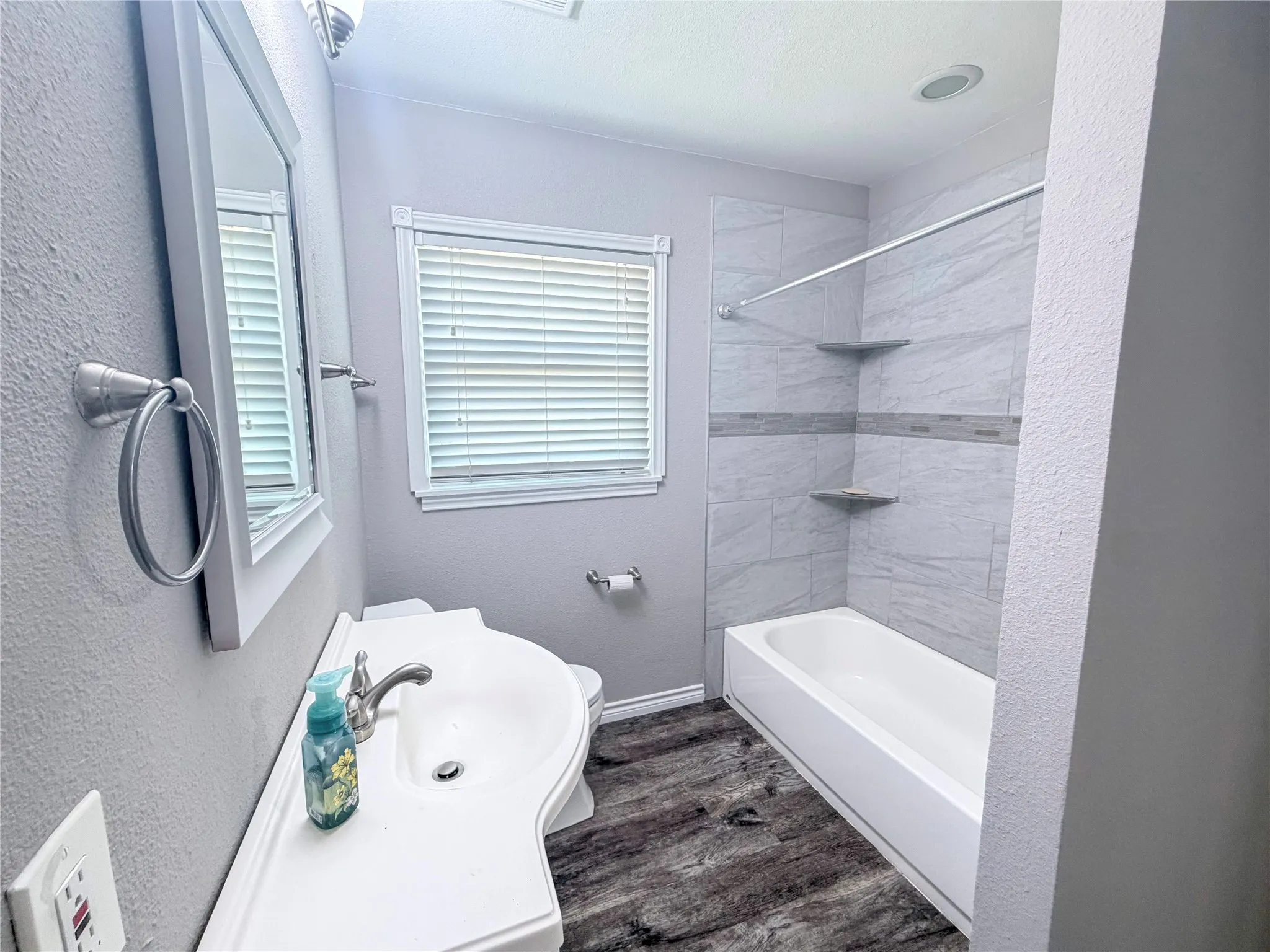 Single Family Residence For Sale in Grayson County , 2117 N Hickory Street, Sherman, Texas 75092, 3 Bedroom, 1 Bathroom, Garage spaces, 1,248 Sqft, built in 1954, mls#21337800, Real Estate Agent in Sherman, Homes For Sale in Grayson county, Homes For Sale in Sherman, Realtor in Sherman Texas, Real Estate Brokerage Independent Realty Texas, Luminita Cordes Realtor