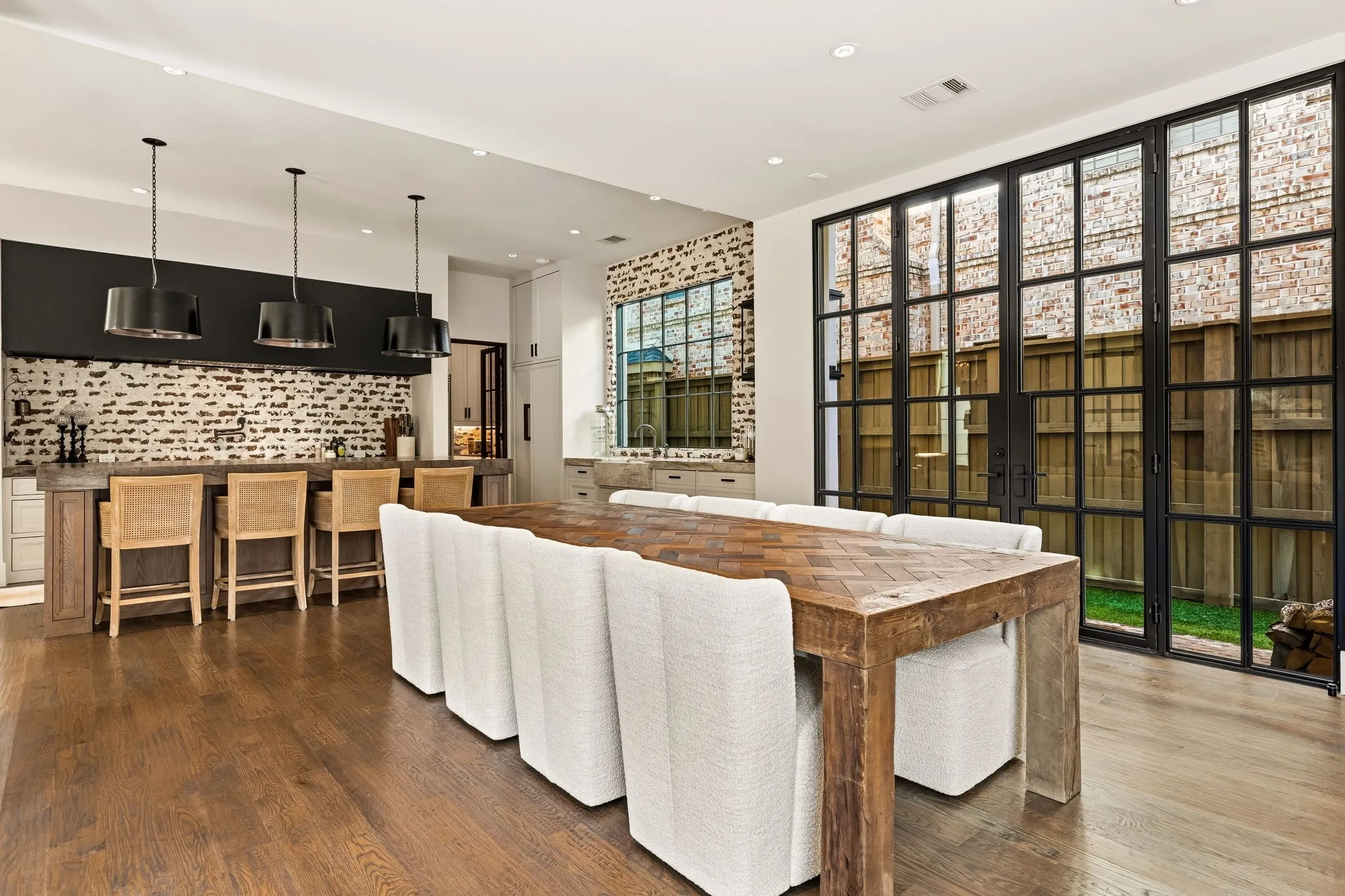 Single Family Residence For Sale in Dallas County , 5107 Stanford Avenue, Dallas, Texas 75209, 4 Bedroom, 6 Bathroom, 2 Garage spaces, 4,931 Sqft, built in 2023, mls#21343407, Real Estate Agent in Dallas, Homes For Sale in Dallas county, Homes For Sale in Dallas, Realtor in Dallas Texas, Real Estate Brokerage Independent Realty Texas, Luminita Cordes Realtor
