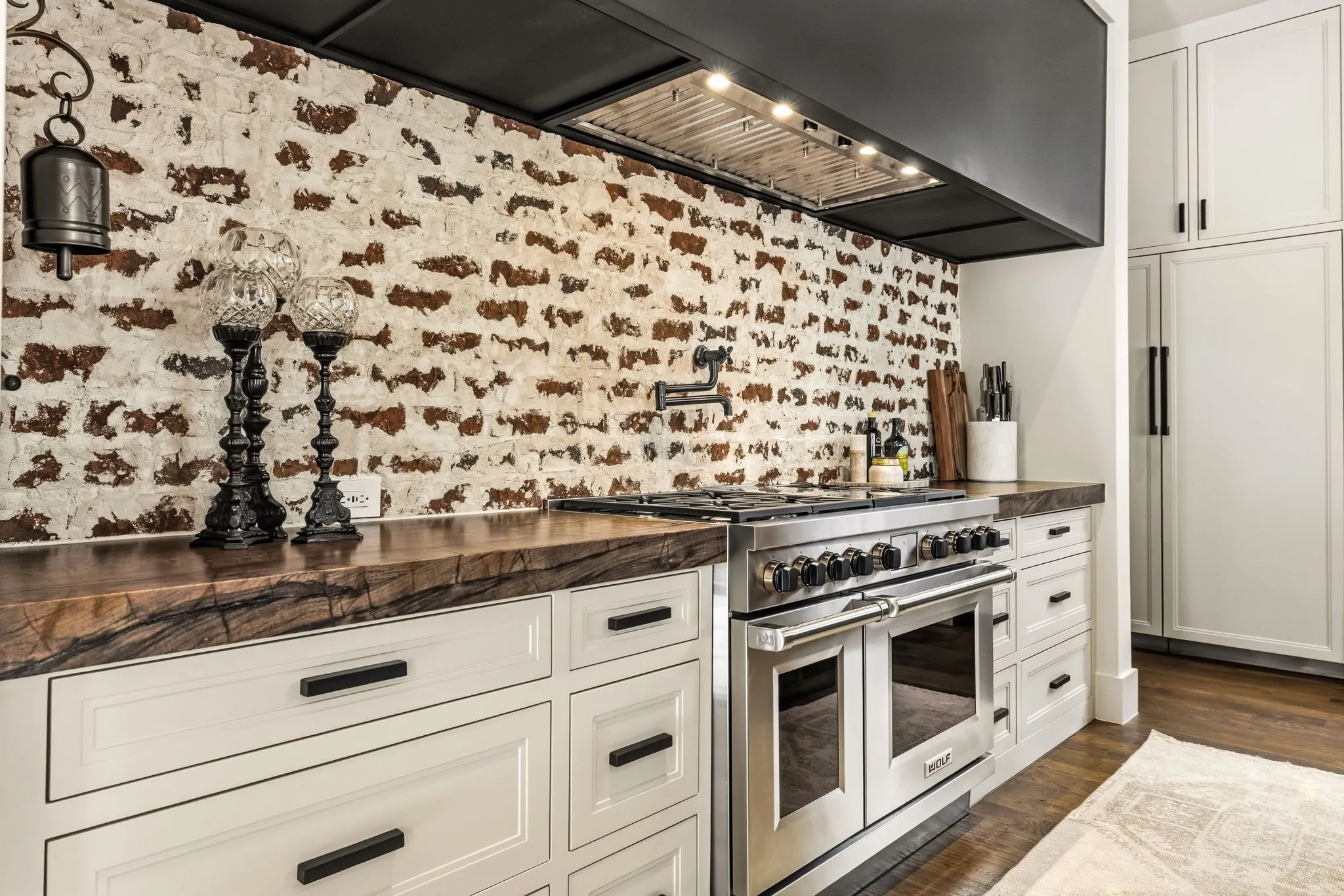 Single Family Residence For Sale in Dallas County , 5107 Stanford Avenue, Dallas, Texas 75209, 4 Bedroom, 6 Bathroom, 2 Garage spaces, 4,931 Sqft, built in 2023, mls#21343407, Real Estate Agent in Dallas, Homes For Sale in Dallas county, Homes For Sale in Dallas, Realtor in Dallas Texas, Real Estate Brokerage Independent Realty Texas, Luminita Cordes Realtor