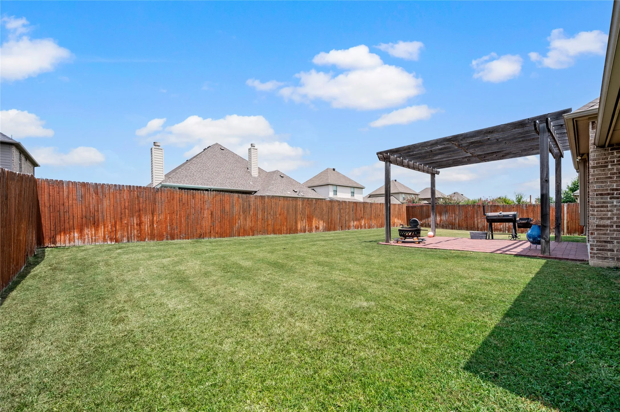 Single Family Residence For Sale in Parker County , 116 Camouflage Circle, Willow Park, Texas 76008, 4 Bedroom, 2 Bathroom, 2 Garage spaces, 2,136 Sqft, built in 2014, mls#21351770, Real Estate Agent in Willow Park, Homes For Sale in Parker county, Homes For Sale in Willow Park, Realtor in Willow Park Texas, Real Estate Brokerage Independent Realty Texas, Luminita Cordes Realtor