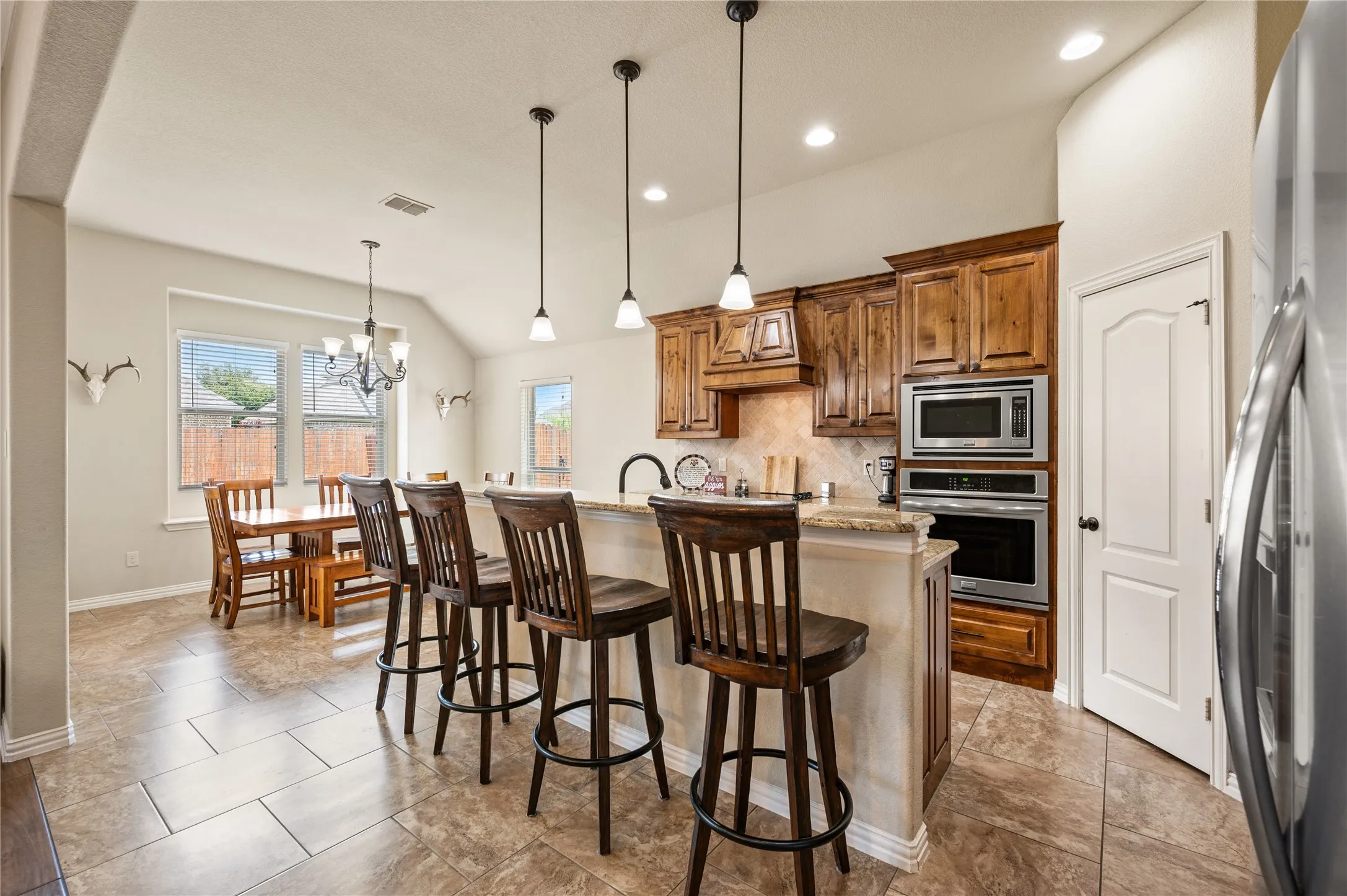 Single Family Residence For Sale in Parker County , 116 Camouflage Circle, Willow Park, Texas 76008, 4 Bedroom, 2 Bathroom, 2 Garage spaces, 2,136 Sqft, built in 2014, mls#21351770, Real Estate Agent in Willow Park, Homes For Sale in Parker county, Homes For Sale in Willow Park, Realtor in Willow Park Texas, Real Estate Brokerage Independent Realty Texas, Luminita Cordes Realtor