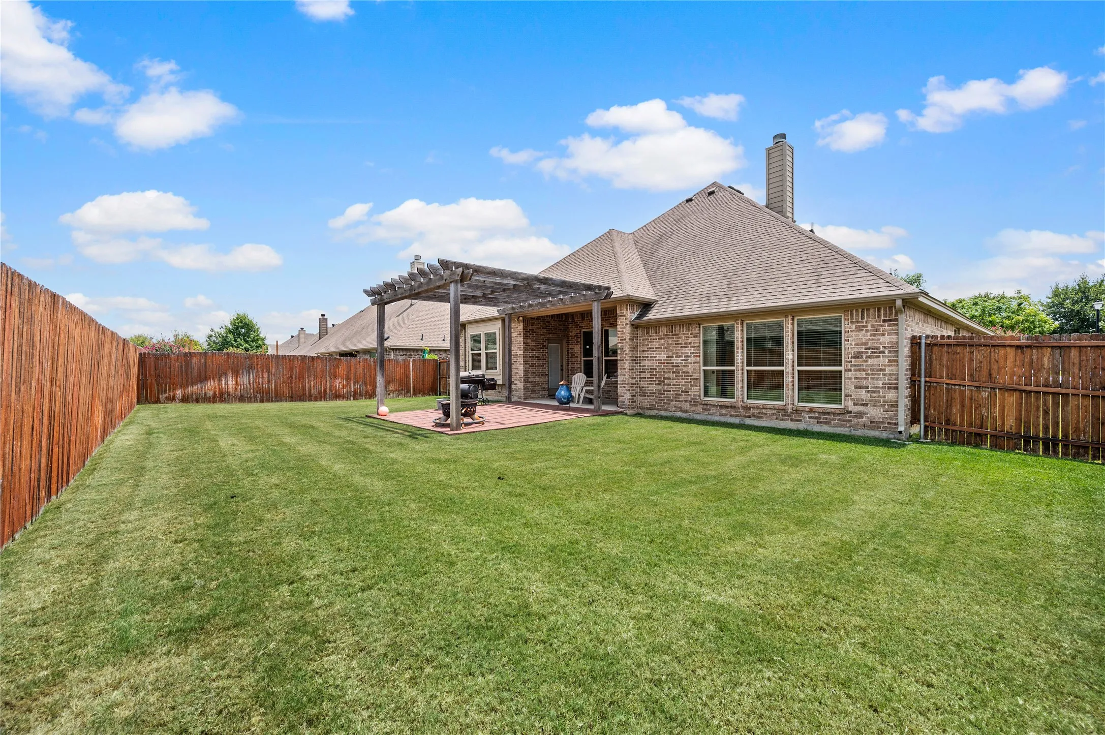 Single Family Residence For Sale in Parker County , 116 Camouflage Circle, Willow Park, Texas 76008, 4 Bedroom, 2 Bathroom, 2 Garage spaces, 2,136 Sqft, built in 2014, mls#21351770, Real Estate Agent in Willow Park, Homes For Sale in Parker county, Homes For Sale in Willow Park, Realtor in Willow Park Texas, Real Estate Brokerage Independent Realty Texas, Luminita Cordes Realtor