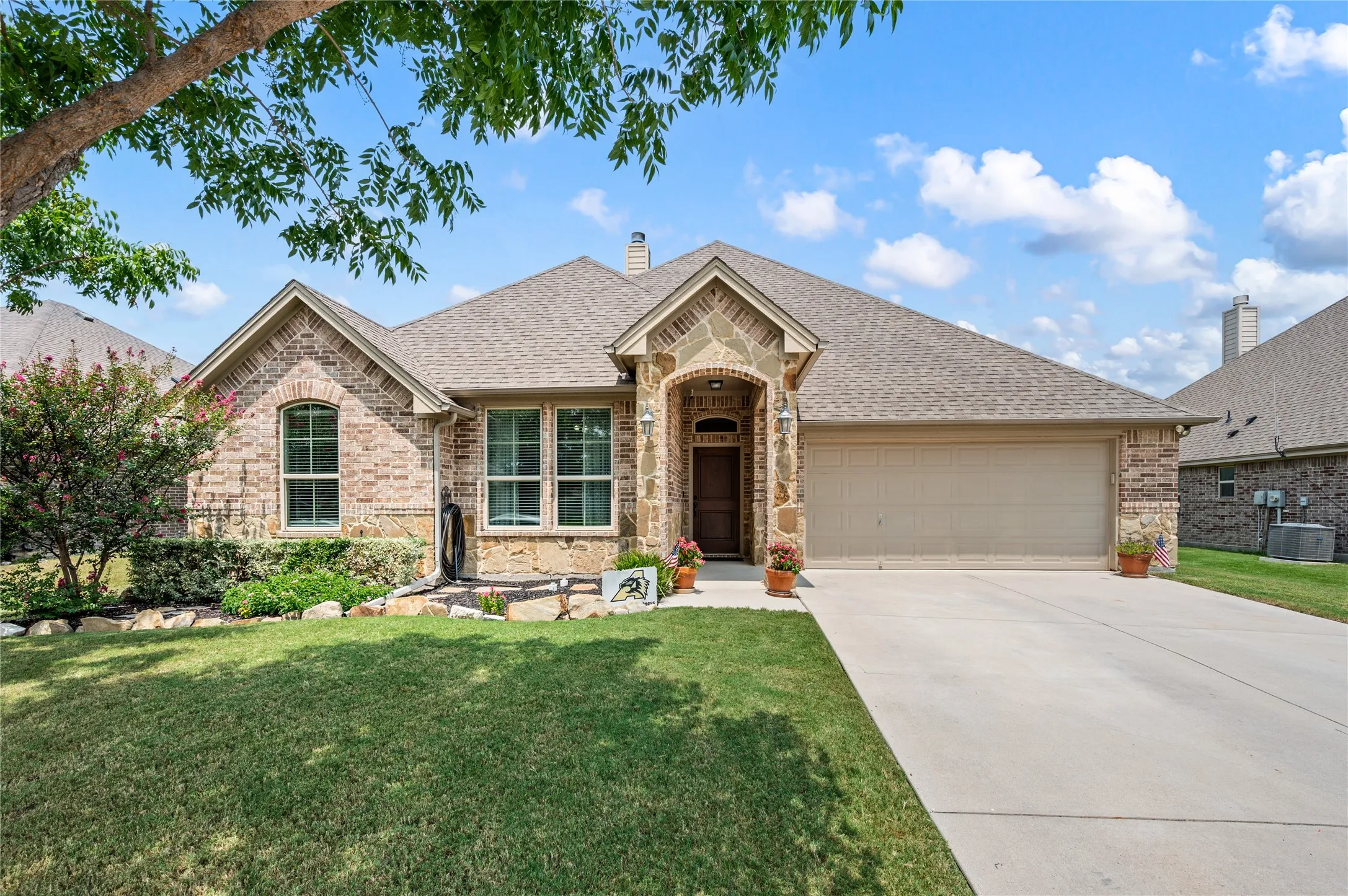 Single Family Residence For Sale in Parker County , 116 Camouflage Circle, Willow Park, Texas 76008, 4 Bedroom, 2 Bathroom, 2 Garage spaces, 2,136 Sqft, built in 2014, mls#21351770, Real Estate Agent in Willow Park, Homes For Sale in Parker county, Homes For Sale in Willow Park, Realtor in Willow Park Texas, Real Estate Brokerage Independent Realty Texas, Luminita Cordes Realtor