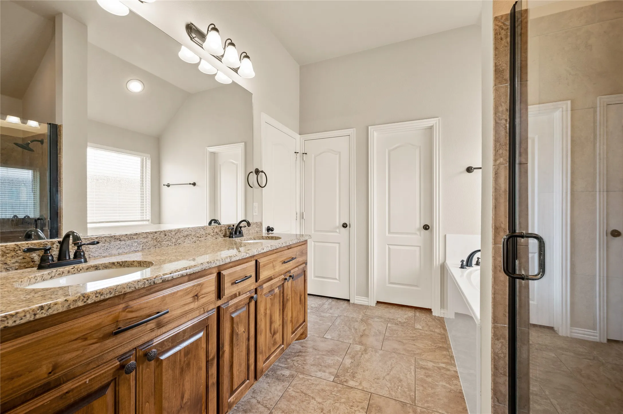 Single Family Residence For Sale in Parker County , 116 Camouflage Circle, Willow Park, Texas 76008, 4 Bedroom, 2 Bathroom, 2 Garage spaces, 2,136 Sqft, built in 2014, mls#21351770, Real Estate Agent in Willow Park, Homes For Sale in Parker county, Homes For Sale in Willow Park, Realtor in Willow Park Texas, Real Estate Brokerage Independent Realty Texas, Luminita Cordes Realtor