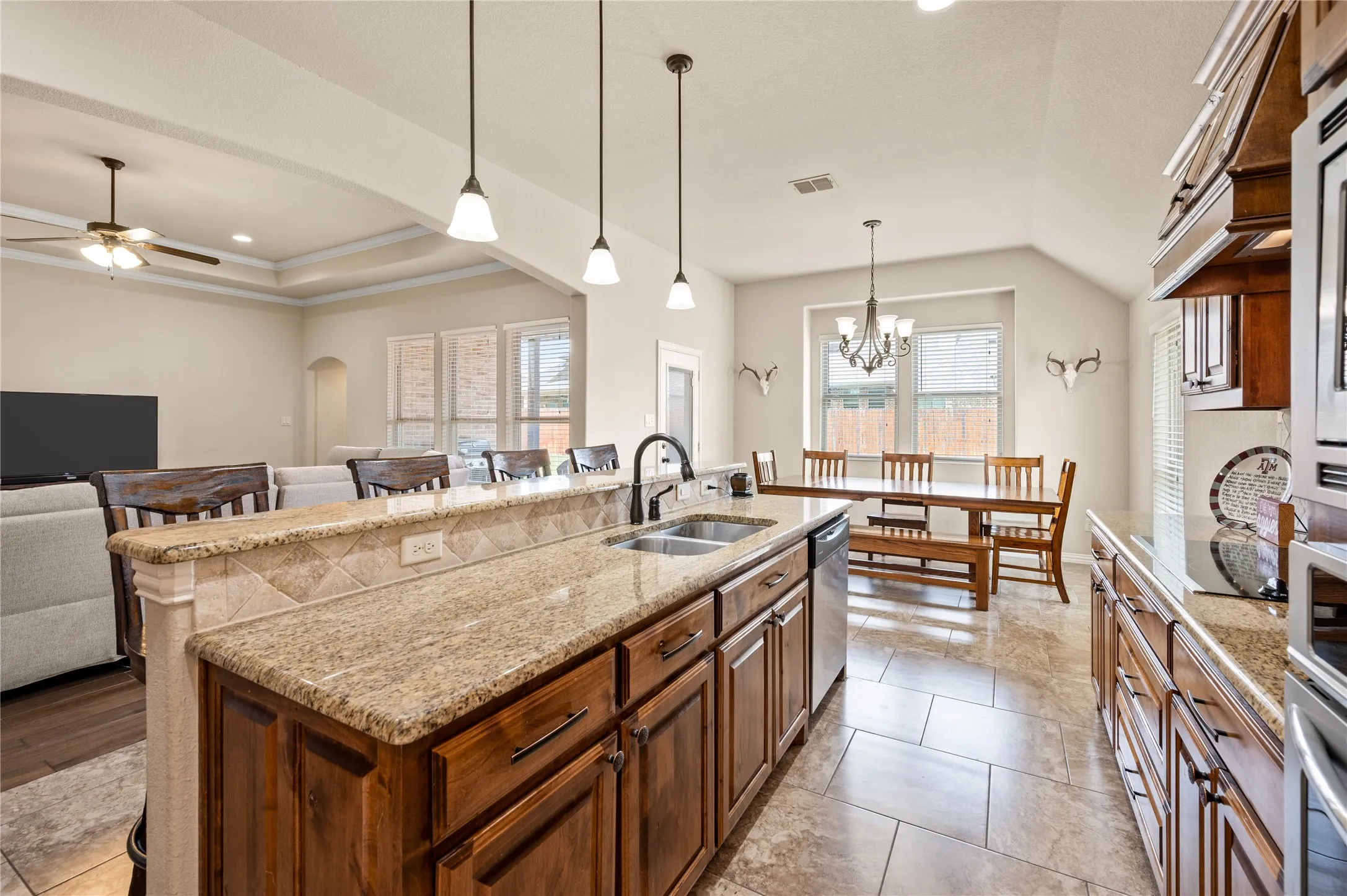 Single Family Residence For Sale in Parker County , 116 Camouflage Circle, Willow Park, Texas 76008, 4 Bedroom, 2 Bathroom, 2 Garage spaces, 2,136 Sqft, built in 2014, mls#21351770, Real Estate Agent in Willow Park, Homes For Sale in Parker county, Homes For Sale in Willow Park, Realtor in Willow Park Texas, Real Estate Brokerage Independent Realty Texas, Luminita Cordes Realtor
