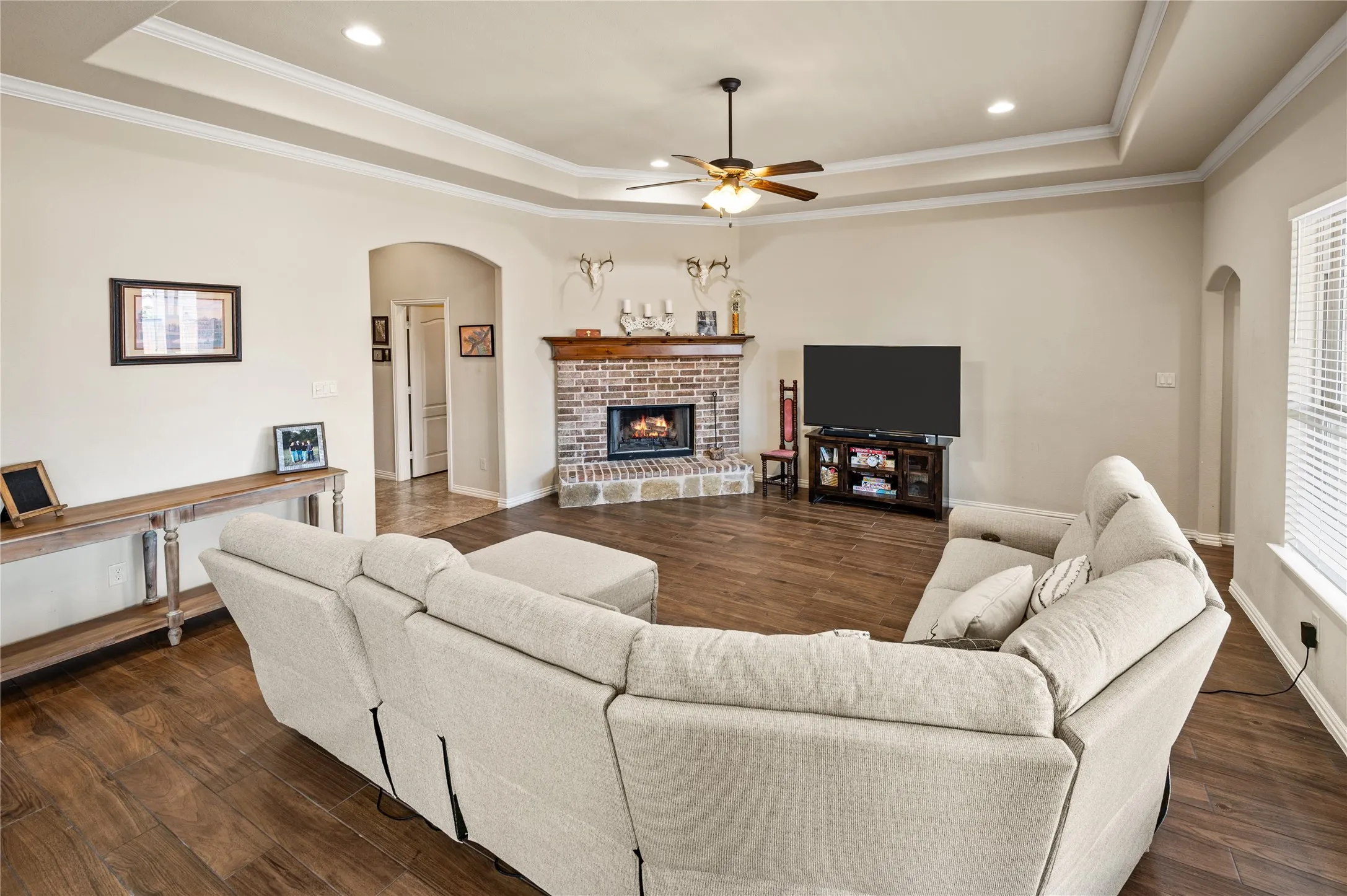 Single Family Residence For Sale in Parker County , 116 Camouflage Circle, Willow Park, Texas 76008, 4 Bedroom, 2 Bathroom, 2 Garage spaces, 2,136 Sqft, built in 2014, mls#21351770, Real Estate Agent in Willow Park, Homes For Sale in Parker county, Homes For Sale in Willow Park, Realtor in Willow Park Texas, Real Estate Brokerage Independent Realty Texas, Luminita Cordes Realtor