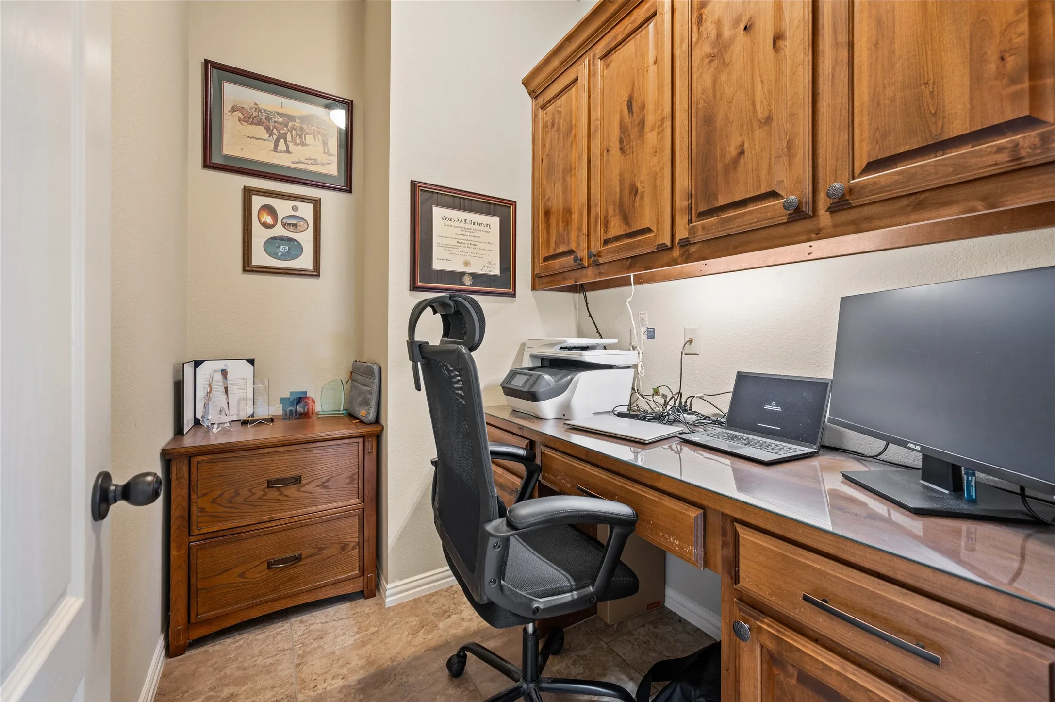 Single Family Residence For Sale in Parker County , 116 Camouflage Circle, Willow Park, Texas 76008, 4 Bedroom, 2 Bathroom, 2 Garage spaces, 2,136 Sqft, built in 2014, mls#21351770, Real Estate Agent in Willow Park, Homes For Sale in Parker county, Homes For Sale in Willow Park, Realtor in Willow Park Texas, Real Estate Brokerage Independent Realty Texas, Luminita Cordes Realtor