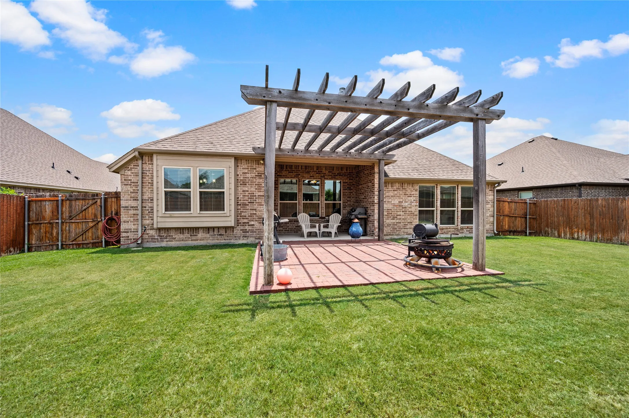 Single Family Residence For Sale in Parker County , 116 Camouflage Circle, Willow Park, Texas 76008, 4 Bedroom, 2 Bathroom, 2 Garage spaces, 2,136 Sqft, built in 2014, mls#21351770, Real Estate Agent in Willow Park, Homes For Sale in Parker county, Homes For Sale in Willow Park, Realtor in Willow Park Texas, Real Estate Brokerage Independent Realty Texas, Luminita Cordes Realtor