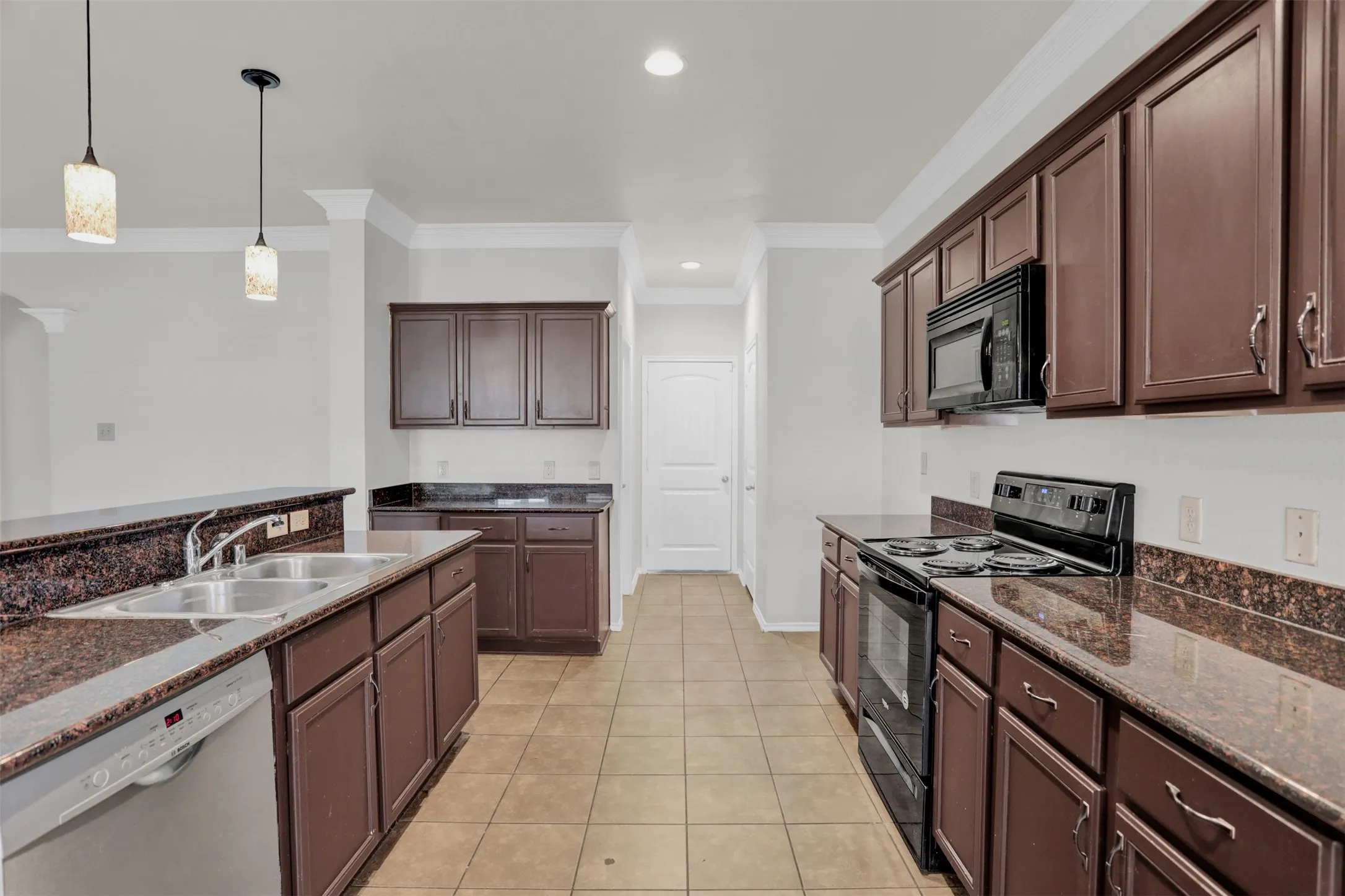 Single Family Residence For Rent in Collin County , 2138 Meadow View Drive, Princeton, Texas 75407, 5 Bedroom, 3 Bathroom, 2 Garage spaces, 2,586 Sqft, built in 2014, mls#21352182, Real Estate Agent in Princeton, Homes For Rent in Collin county, Homes For Rent in Princeton, Realtor in Princeton Texas, Real Estate Brokerage Independent Realty Texas, Luminita Cordes Realtor