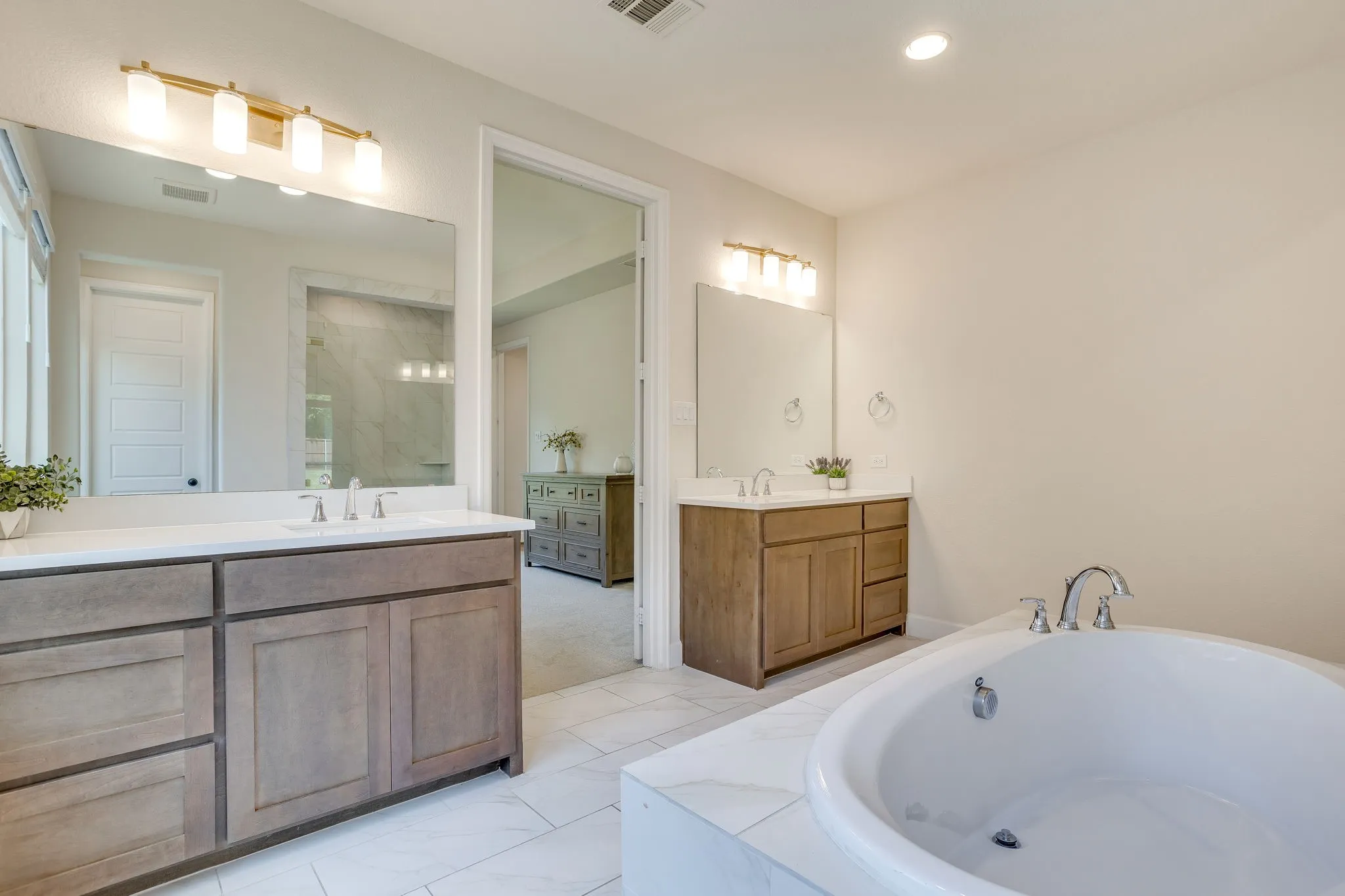 Single Family Residence For Sale in Tarrant County , 499 Peppercress Lane, Haslet, Texas 76052, 4 Bedrooms, 4 Bathrooms, 3 Garage spaces, 3,574 Sqft, built in 2023, Price $750,000, mls#21346991, Real Estate Agent in Haslet, Homes For Sale in Tarrant county, Homes For Sale in Haslet, Realtor in Haslet Texas, Real Estate Brokerage Independent Realty Texas, Luminita Cordes Realtor