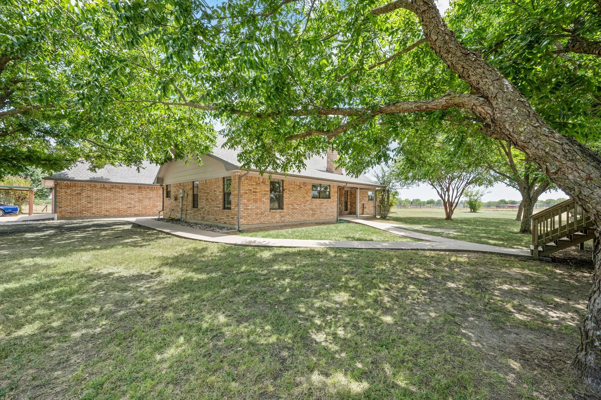 Single Family Residence For Sale in Van Zandt County , 812 VZ COUNTY ROAD 3424, Wills Point, Texas 75169, 3 Bedroom, 2 Bathroom, 2 Garage spaces, 1,838 Sqft, built in 1997, mls#21349026, Real Estate Agent in Wills Point, Homes For Sale in Van Zandt county, Homes For Sale in Wills Point, Realtor in Wills Point Texas, Real Estate Brokerage Independent Realty Texas, Luminita Cordes Realtor