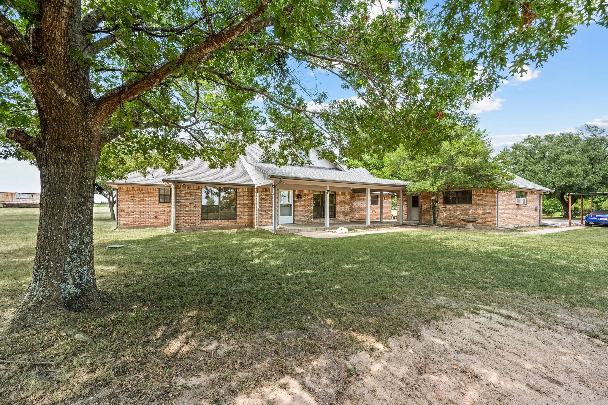 Single Family Residence For Sale in Van Zandt County , 812 VZ COUNTY ROAD 3424, Wills Point, Texas 75169, 3 Bedroom, 2 Bathroom, 2 Garage spaces, 1,838 Sqft, built in 1997, mls#21349026, Real Estate Agent in Wills Point, Homes For Sale in Van Zandt county, Homes For Sale in Wills Point, Realtor in Wills Point Texas, Real Estate Brokerage Independent Realty Texas, Luminita Cordes Realtor