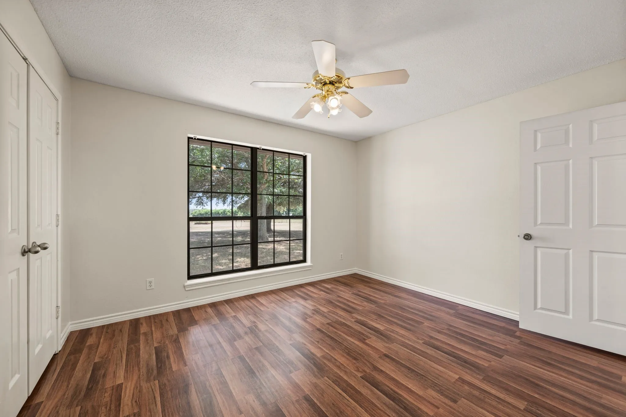 Single Family Residence For Sale in Van Zandt County , 812 VZ COUNTY ROAD 3424, Wills Point, Texas 75169, 3 Bedroom, 2 Bathroom, 2 Garage spaces, 1,838 Sqft, built in 1997, mls#21349026, Real Estate Agent in Wills Point, Homes For Sale in Van Zandt county, Homes For Sale in Wills Point, Realtor in Wills Point Texas, Real Estate Brokerage Independent Realty Texas, Luminita Cordes Realtor