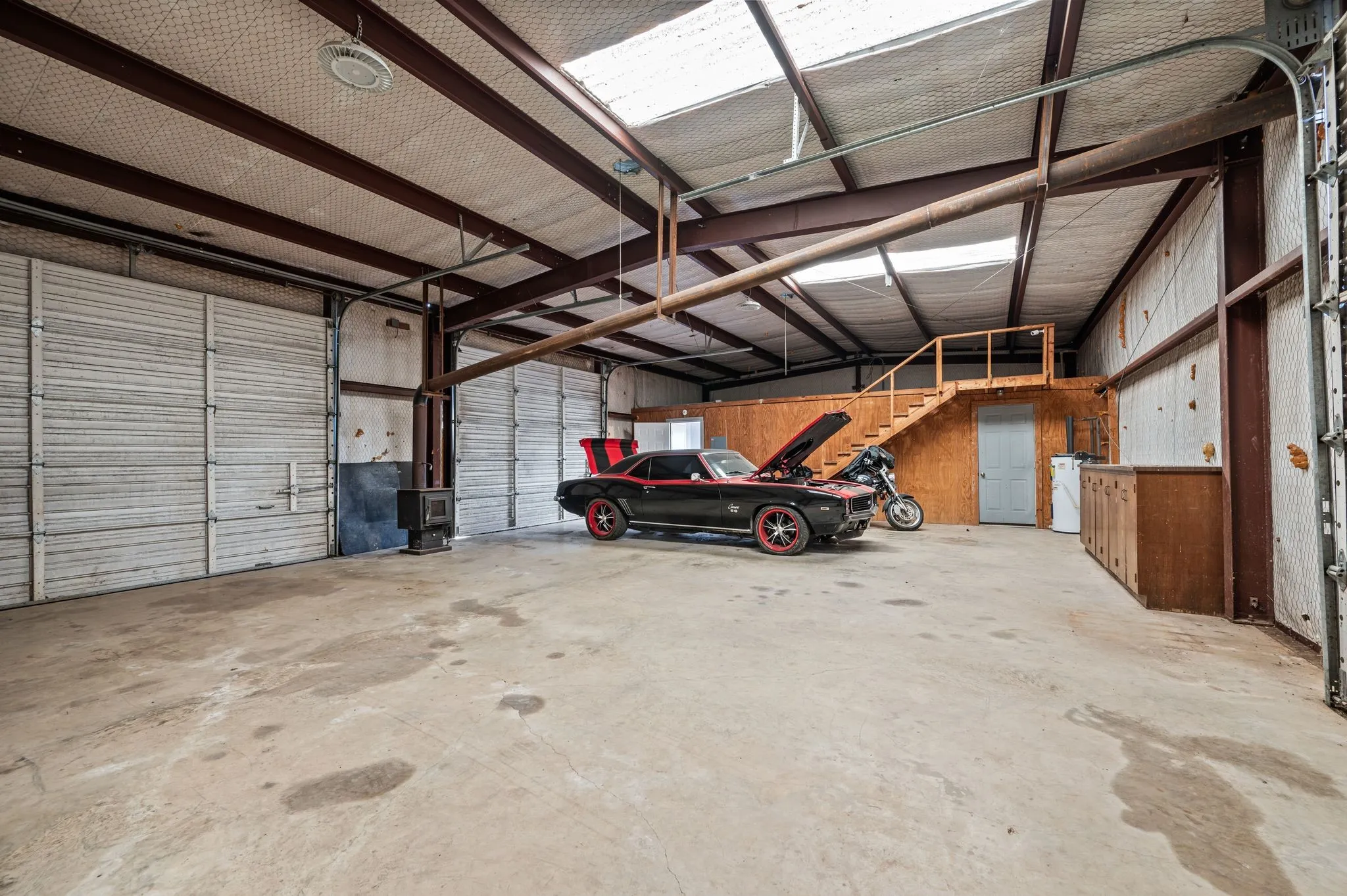 Single Family Residence For Sale in Van Zandt County , 812 VZ COUNTY ROAD 3424, Wills Point, Texas 75169, 3 Bedroom, 2 Bathroom, 2 Garage spaces, 1,838 Sqft, built in 1997, mls#21349026, Real Estate Agent in Wills Point, Homes For Sale in Van Zandt county, Homes For Sale in Wills Point, Realtor in Wills Point Texas, Real Estate Brokerage Independent Realty Texas, Luminita Cordes Realtor