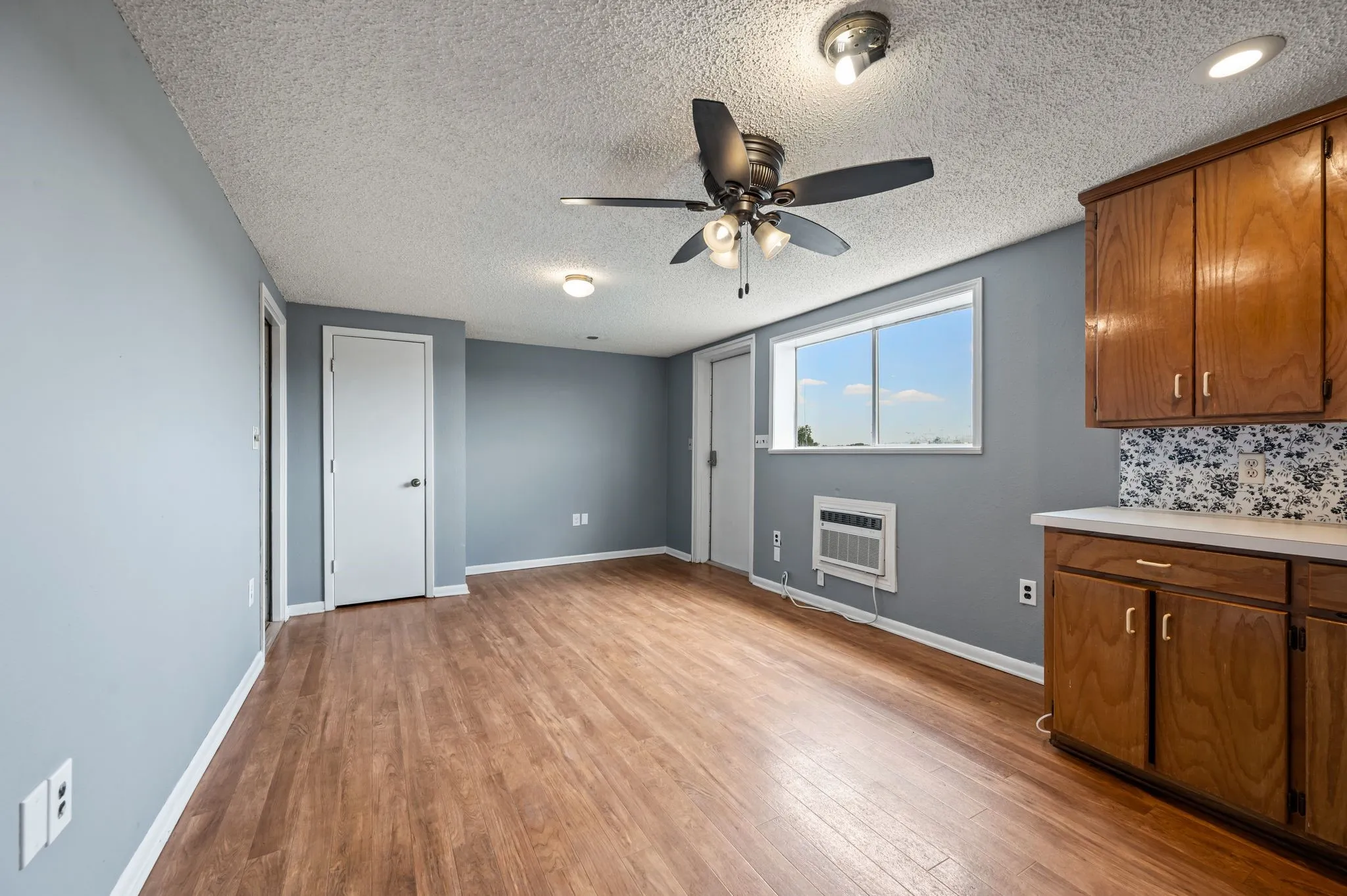 Studio Apartment attached to shop.