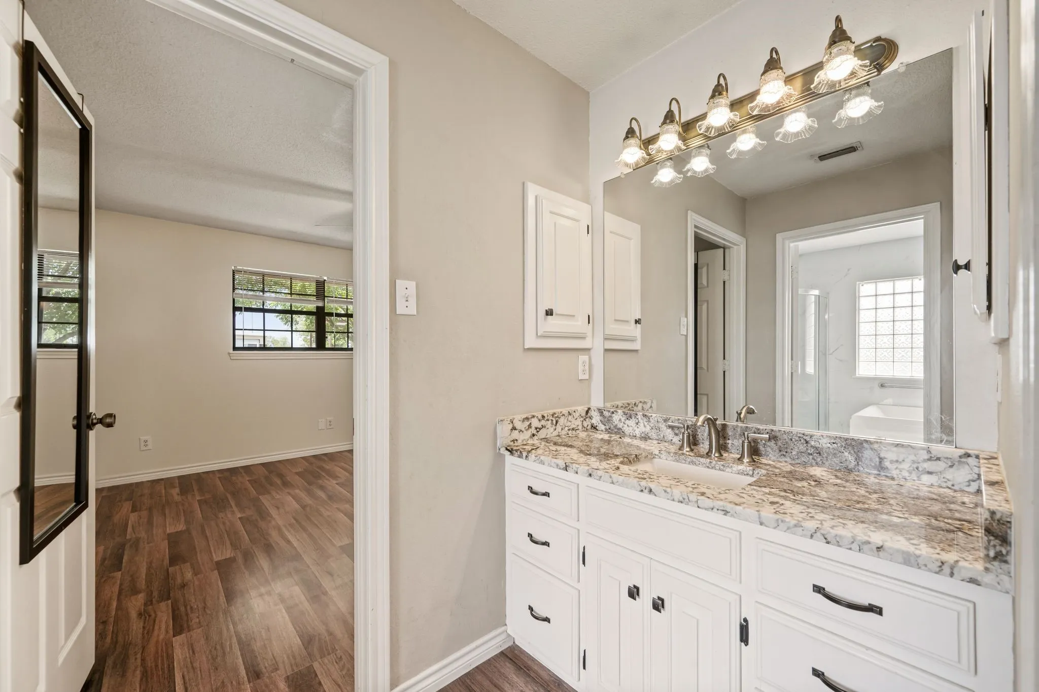 Single Family Residence For Sale in Van Zandt County , 812 VZ COUNTY ROAD 3424, Wills Point, Texas 75169, 3 Bedroom, 2 Bathroom, 2 Garage spaces, 1,838 Sqft, built in 1997, mls#21349026, Real Estate Agent in Wills Point, Homes For Sale in Van Zandt county, Homes For Sale in Wills Point, Realtor in Wills Point Texas, Real Estate Brokerage Independent Realty Texas, Luminita Cordes Realtor