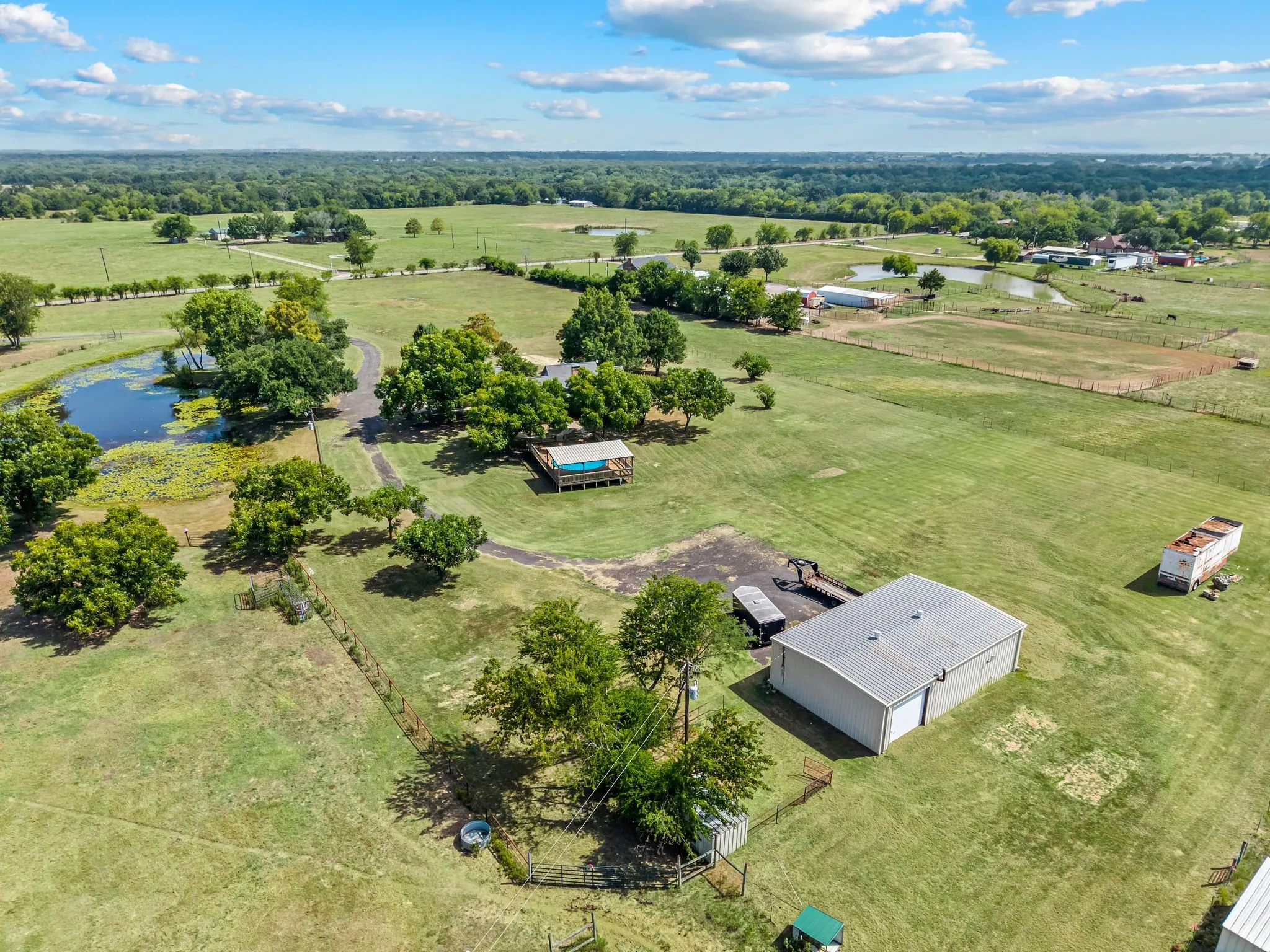 Single Family Residence For Sale in Van Zandt County , 812 VZ COUNTY ROAD 3424, Wills Point, Texas 75169, 3 Bedroom, 2 Bathroom, 2 Garage spaces, 1,838 Sqft, built in 1997, mls#21349026, Real Estate Agent in Wills Point, Homes For Sale in Van Zandt county, Homes For Sale in Wills Point, Realtor in Wills Point Texas, Real Estate Brokerage Independent Realty Texas, Luminita Cordes Realtor