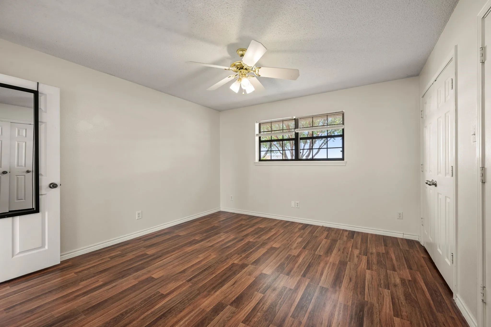 Single Family Residence For Sale in Van Zandt County , 812 VZ COUNTY ROAD 3424, Wills Point, Texas 75169, 3 Bedroom, 2 Bathroom, 2 Garage spaces, 1,838 Sqft, built in 1997, mls#21349026, Real Estate Agent in Wills Point, Homes For Sale in Van Zandt county, Homes For Sale in Wills Point, Realtor in Wills Point Texas, Real Estate Brokerage Independent Realty Texas, Luminita Cordes Realtor