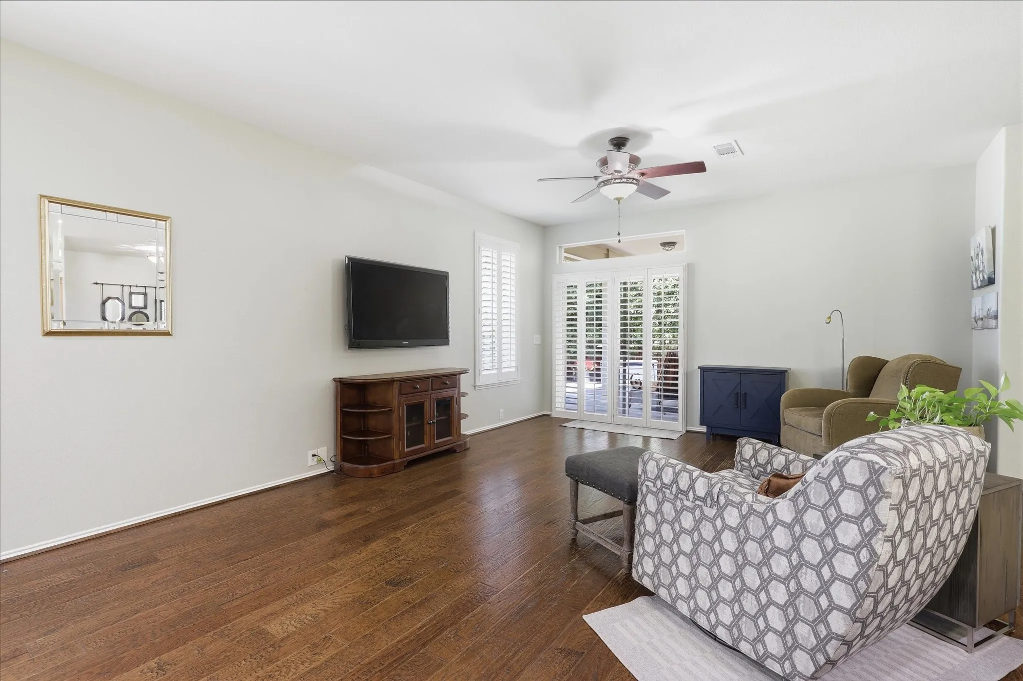 Single Family Residence For Sale in Denton County , 7994 Palmer Court, Frisco, Texas 75036, 2 Bedroom, 2 Bathroom, 2 Garage spaces, 1,442 Sqft, built in 2007, mls#21348750, Real Estate Agent in Frisco, Homes For Sale in Denton county, Homes For Sale in Frisco, Realtor in Frisco Texas, Real Estate Brokerage Independent Realty Texas, Luminita Cordes Realtor