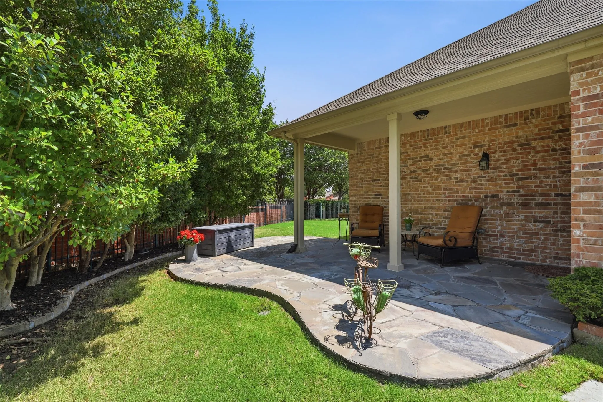 Single Family Residence For Sale in Denton County , 7994 Palmer Court, Frisco, Texas 75036, 2 Bedroom, 2 Bathroom, 2 Garage spaces, 1,442 Sqft, built in 2007, mls#21348750, Real Estate Agent in Frisco, Homes For Sale in Denton county, Homes For Sale in Frisco, Realtor in Frisco Texas, Real Estate Brokerage Independent Realty Texas, Luminita Cordes Realtor