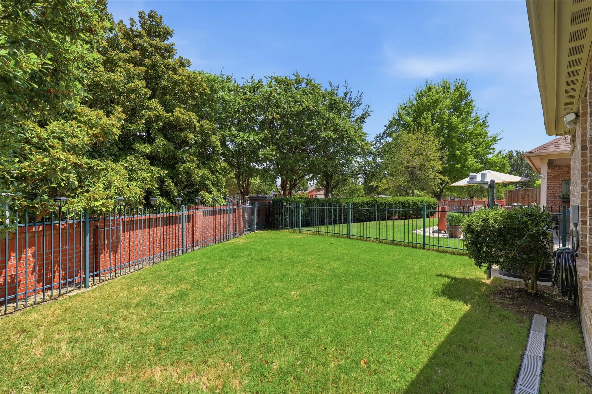 Single Family Residence For Sale in Denton County , 7994 Palmer Court, Frisco, Texas 75036, 2 Bedroom, 2 Bathroom, 2 Garage spaces, 1,442 Sqft, built in 2007, mls#21348750, Real Estate Agent in Frisco, Homes For Sale in Denton county, Homes For Sale in Frisco, Realtor in Frisco Texas, Real Estate Brokerage Independent Realty Texas, Luminita Cordes Realtor