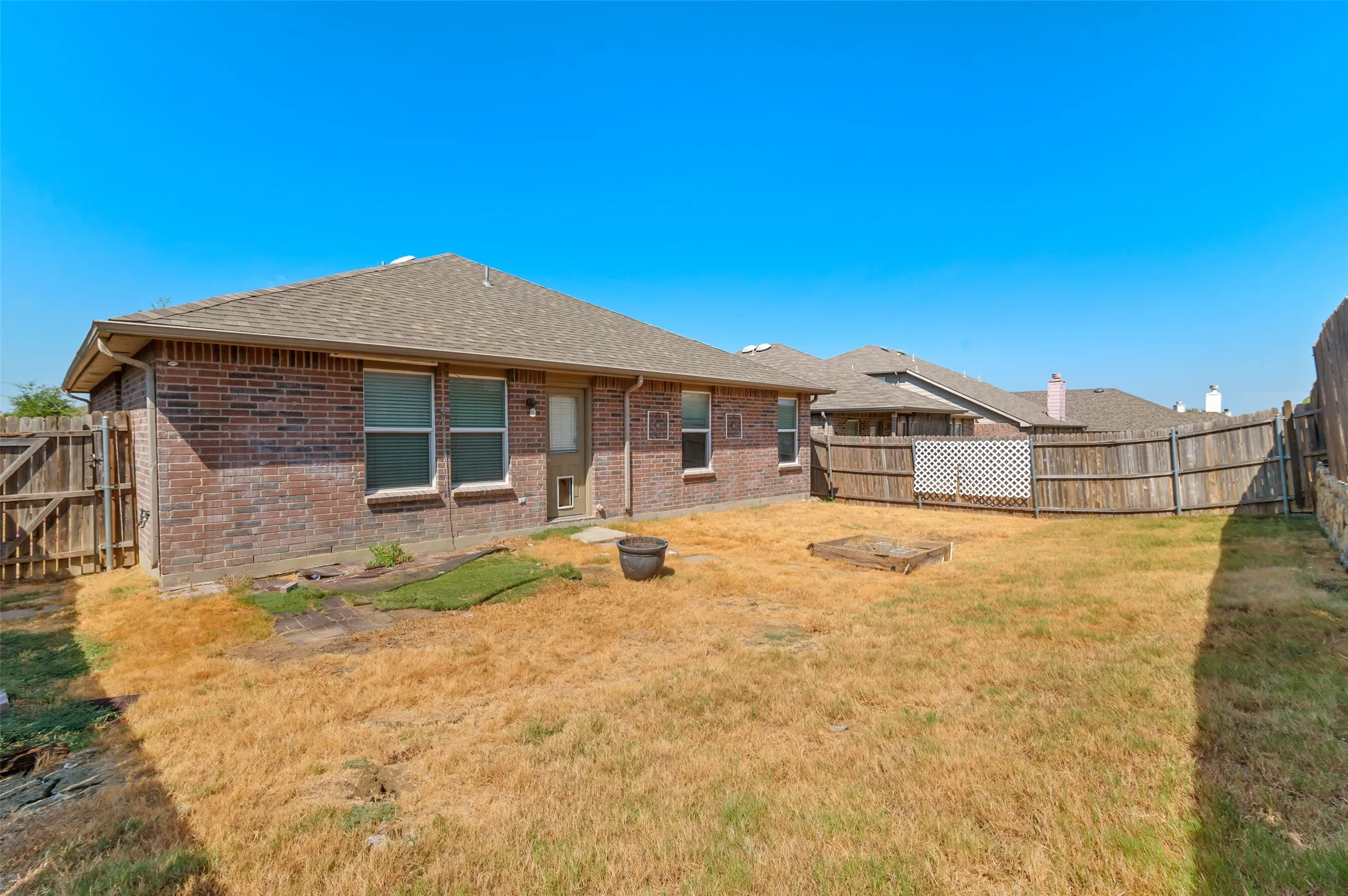 Single Family Residence For Rent in Denton County , 1417 Nicholas Lane, Little Elm, Texas 75068, 3 Bedroom, 2 Bathroom, 2 Garage spaces, 1,376 Sqft, built in 2011, mls#21352193, Real Estate Agent in Little Elm, Homes For Rent in Denton county, Homes For Rent in Little Elm, Realtor in Little Elm Texas, Real Estate Brokerage Independent Realty Texas, Luminita Cordes Realtor