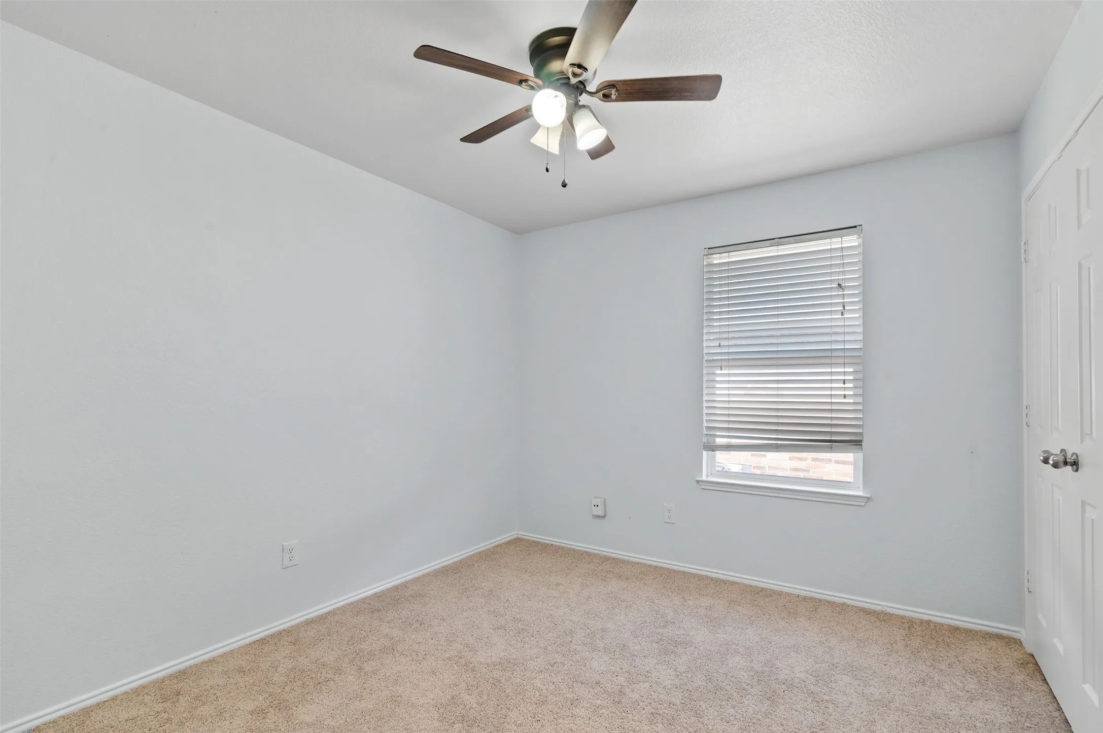Single Family Residence For Rent in Denton County , 1417 Nicholas Lane, Little Elm, Texas 75068, 3 Bedroom, 2 Bathroom, 2 Garage spaces, 1,376 Sqft, built in 2011, mls#21352193, Real Estate Agent in Little Elm, Homes For Rent in Denton county, Homes For Rent in Little Elm, Realtor in Little Elm Texas, Real Estate Brokerage Independent Realty Texas, Luminita Cordes Realtor