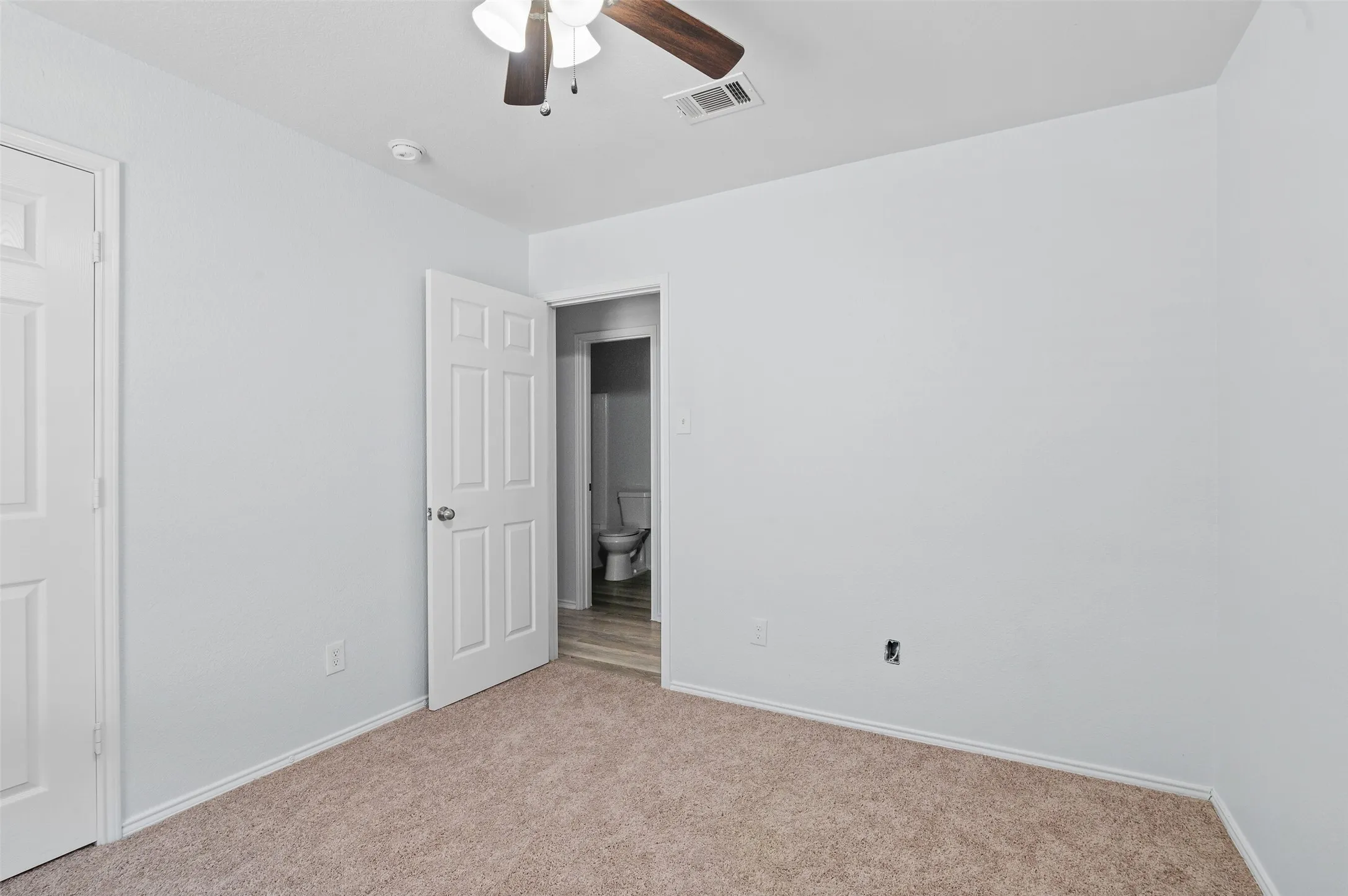 Single Family Residence For Rent in Denton County , 1417 Nicholas Lane, Little Elm, Texas 75068, 3 Bedroom, 2 Bathroom, 2 Garage spaces, 1,376 Sqft, built in 2011, mls#21352193, Real Estate Agent in Little Elm, Homes For Rent in Denton county, Homes For Rent in Little Elm, Realtor in Little Elm Texas, Real Estate Brokerage Independent Realty Texas, Luminita Cordes Realtor