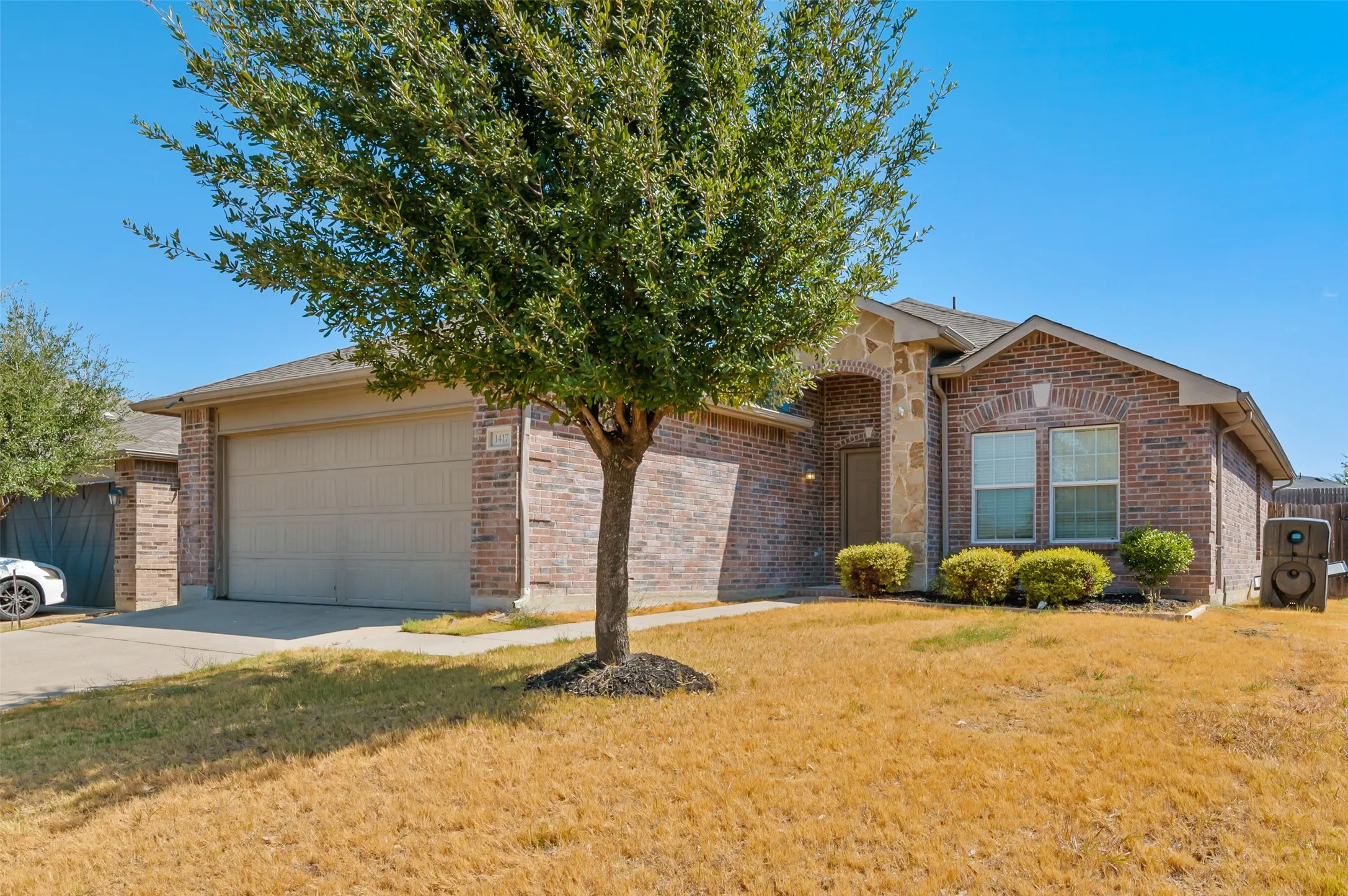Single Family Residence For Rent in Denton County , 1417 Nicholas Lane, Little Elm, Texas 75068, 3 Bedroom, 2 Bathroom, 2 Garage spaces, 1,376 Sqft, built in 2011, mls#21352193, Real Estate Agent in Little Elm, Homes For Rent in Denton county, Homes For Rent in Little Elm, Realtor in Little Elm Texas, Real Estate Brokerage Independent Realty Texas, Luminita Cordes Realtor
