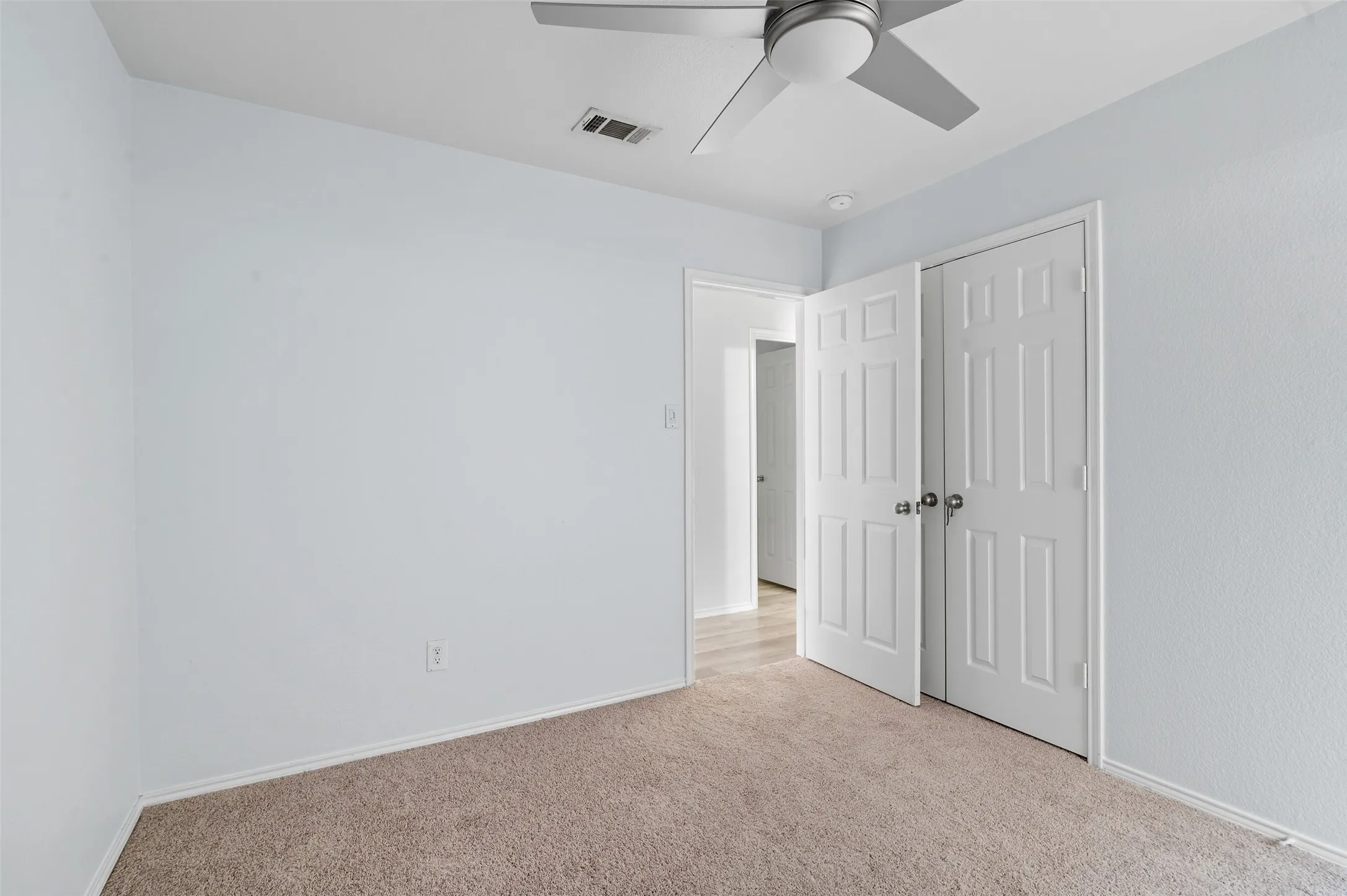 Single Family Residence For Rent in Denton County , 1417 Nicholas Lane, Little Elm, Texas 75068, 3 Bedroom, 2 Bathroom, 2 Garage spaces, 1,376 Sqft, built in 2011, mls#21352193, Real Estate Agent in Little Elm, Homes For Rent in Denton county, Homes For Rent in Little Elm, Realtor in Little Elm Texas, Real Estate Brokerage Independent Realty Texas, Luminita Cordes Realtor