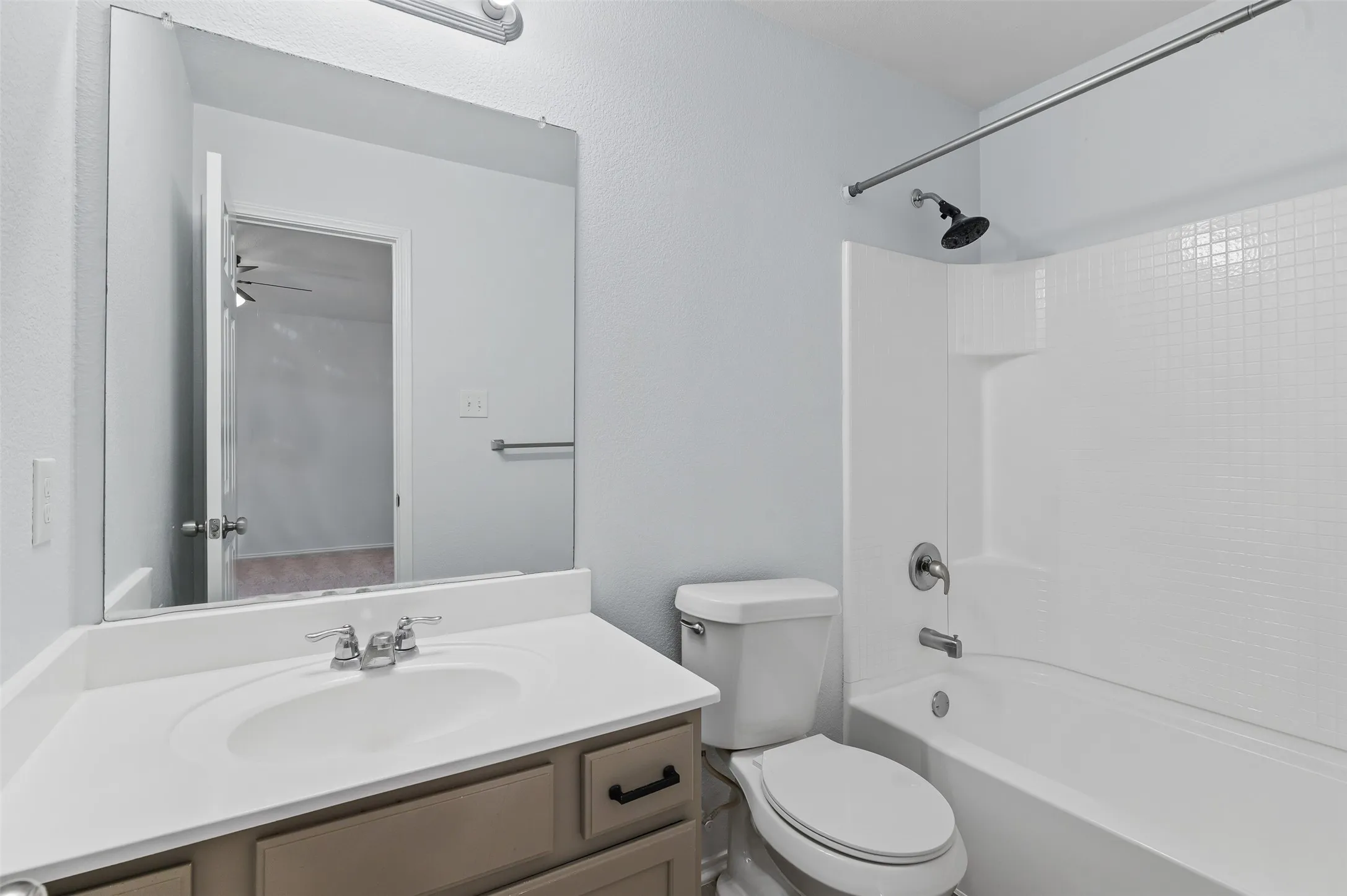 Single Family Residence For Rent in Denton County , 1417 Nicholas Lane, Little Elm, Texas 75068, 3 Bedroom, 2 Bathroom, 2 Garage spaces, 1,376 Sqft, built in 2011, mls#21352193, Real Estate Agent in Little Elm, Homes For Rent in Denton county, Homes For Rent in Little Elm, Realtor in Little Elm Texas, Real Estate Brokerage Independent Realty Texas, Luminita Cordes Realtor