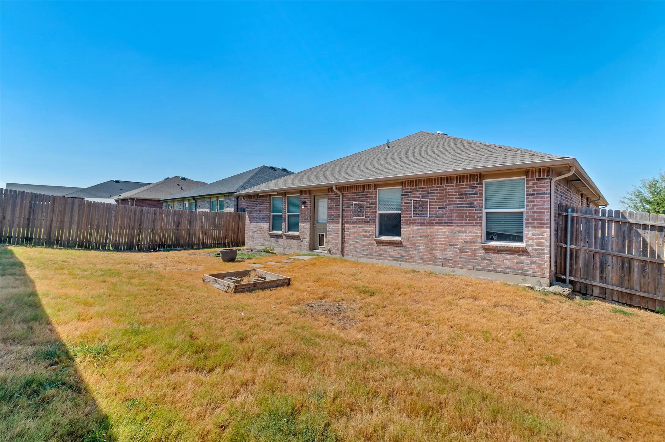 Single Family Residence For Rent in Denton County , 1417 Nicholas Lane, Little Elm, Texas 75068, 3 Bedroom, 2 Bathroom, 2 Garage spaces, 1,376 Sqft, built in 2011, mls#21352193, Real Estate Agent in Little Elm, Homes For Rent in Denton county, Homes For Rent in Little Elm, Realtor in Little Elm Texas, Real Estate Brokerage Independent Realty Texas, Luminita Cordes Realtor