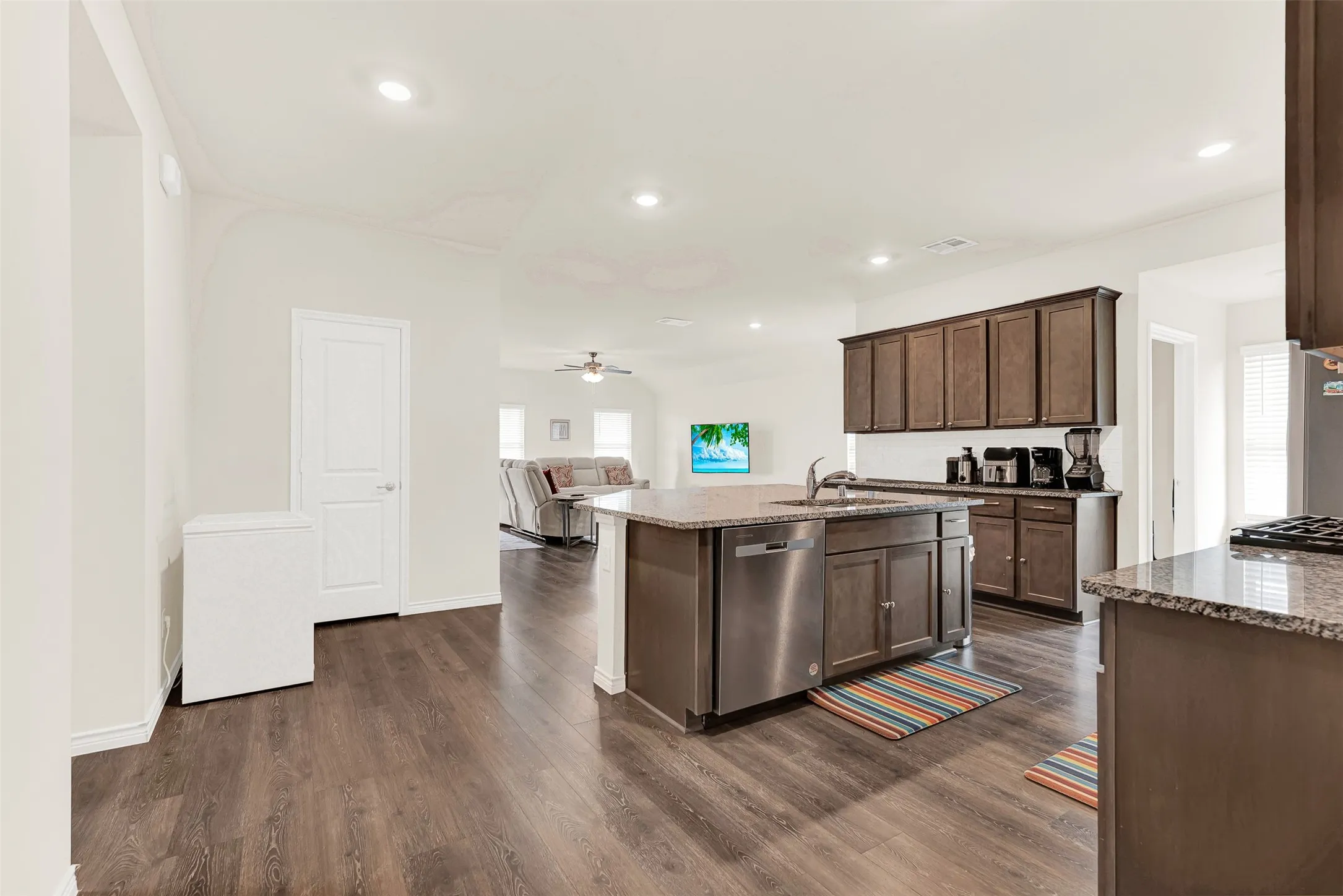 Single Family Residence For Rent in Collin County , 720 Willow View Way, Princeton, Texas 75407, 4 Bedroom, 2 Bathroom, 2 Garage spaces, 2,013 Sqft, built in 2022, mls#21352185, Real Estate Agent in Princeton, Homes For Rent in Collin county, Homes For Rent in Princeton, Realtor in Princeton Texas, Real Estate Brokerage Independent Realty Texas, Luminita Cordes Realtor