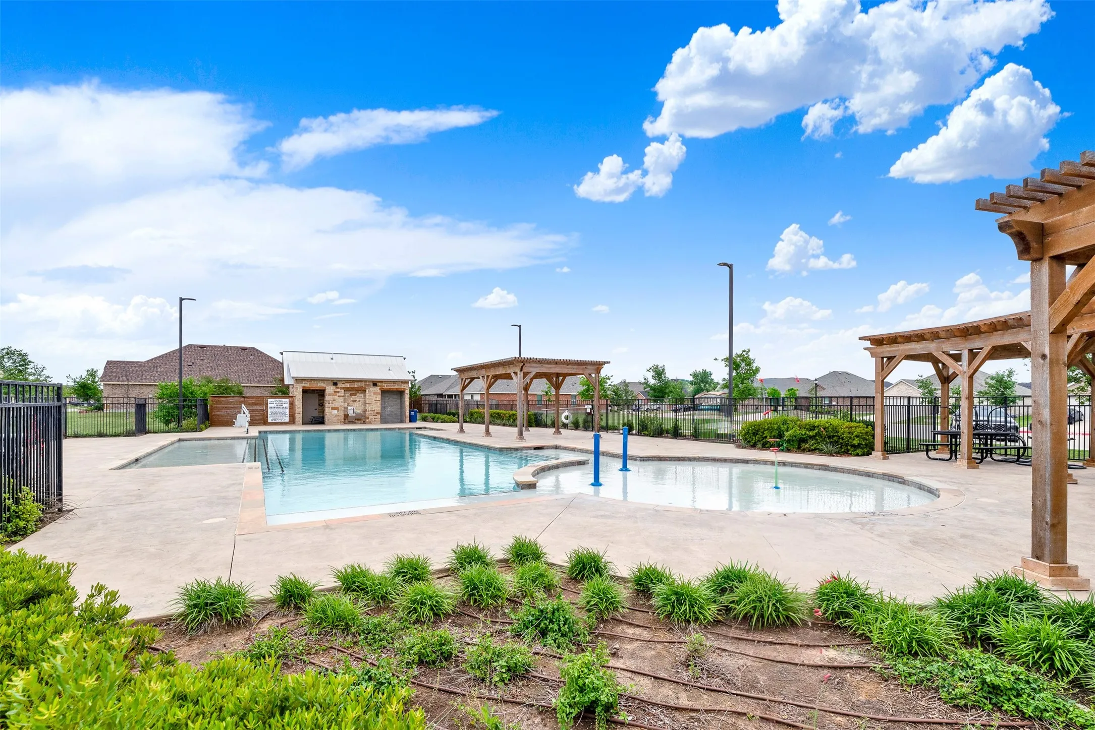 Single Family Residence For Rent in Collin County , 720 Willow View Way, Princeton, Texas 75407, 4 Bedroom, 2 Bathroom, 2 Garage spaces, 2,013 Sqft, built in 2022, mls#21352185, Real Estate Agent in Princeton, Homes For Rent in Collin county, Homes For Rent in Princeton, Realtor in Princeton Texas, Real Estate Brokerage Independent Realty Texas, Luminita Cordes Realtor