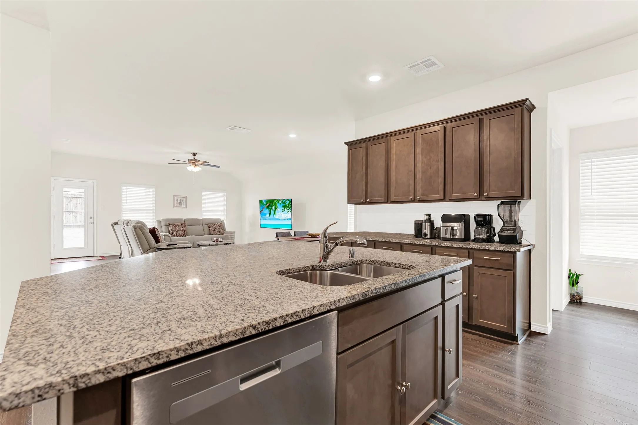 Single Family Residence For Rent in Collin County , 720 Willow View Way, Princeton, Texas 75407, 4 Bedroom, 2 Bathroom, 2 Garage spaces, 2,013 Sqft, built in 2022, mls#21352185, Real Estate Agent in Princeton, Homes For Rent in Collin county, Homes For Rent in Princeton, Realtor in Princeton Texas, Real Estate Brokerage Independent Realty Texas, Luminita Cordes Realtor