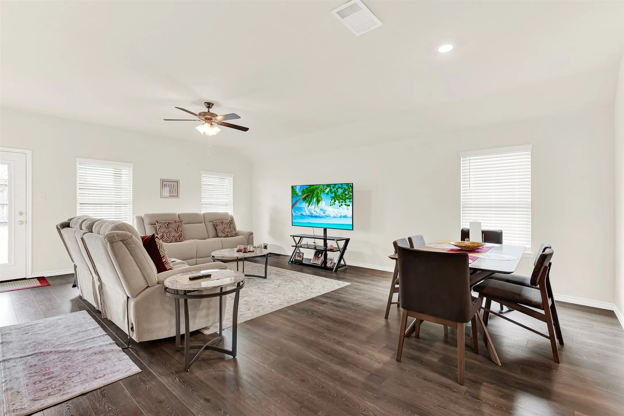 Single Family Residence For Rent in Collin County , 720 Willow View Way, Princeton, Texas 75407, 4 Bedroom, 2 Bathroom, 2 Garage spaces, 2,013 Sqft, built in 2022, mls#21352185, Real Estate Agent in Princeton, Homes For Rent in Collin county, Homes For Rent in Princeton, Realtor in Princeton Texas, Real Estate Brokerage Independent Realty Texas, Luminita Cordes Realtor